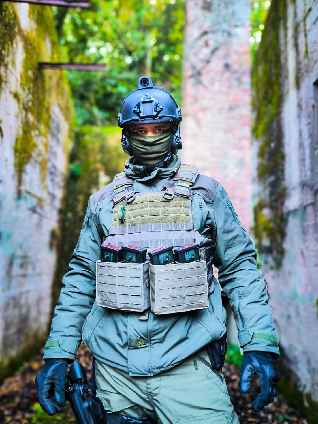 🍁 Sous les derniers beaux jours d’octobre, entre mousse et végétation, restons focus sur l’uniforme !
▫️Caméra Mohoc
▫️Casque balistique
▫️Casque anti-bruit
▫️Gilet porte-plaques balistique
▫️Gants & Veste Hooverla ARES
▫️Holster de cuisse Safariland
👉 Vous êtes intéressés ?
👉Renseignements par mail : ktktactical.contact@gmail.com
#ktktactical #equipement #vente #produits #militaire #surleterrain #defense #terre #france 🇫🇷