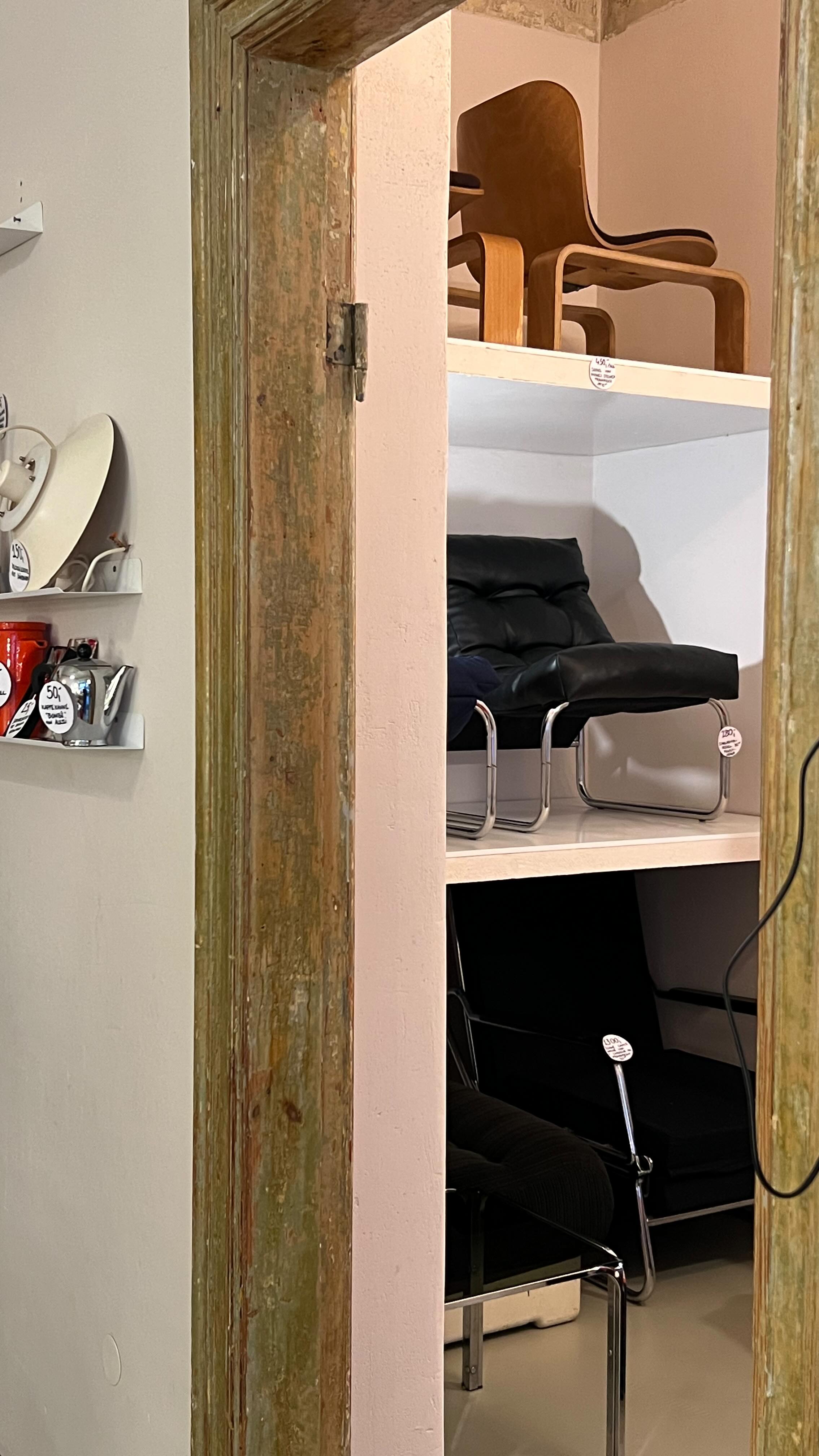 Winter is coming, make sure you have the perfect armchair!
I’ve got a beautiful selection at the shop, come by, have a seat and maybe find the one to keep?
Mon-Wed by appointment
Thu-Sat 12:00-19:00
Schönleinstr. 33, Berlin Kreuzberg