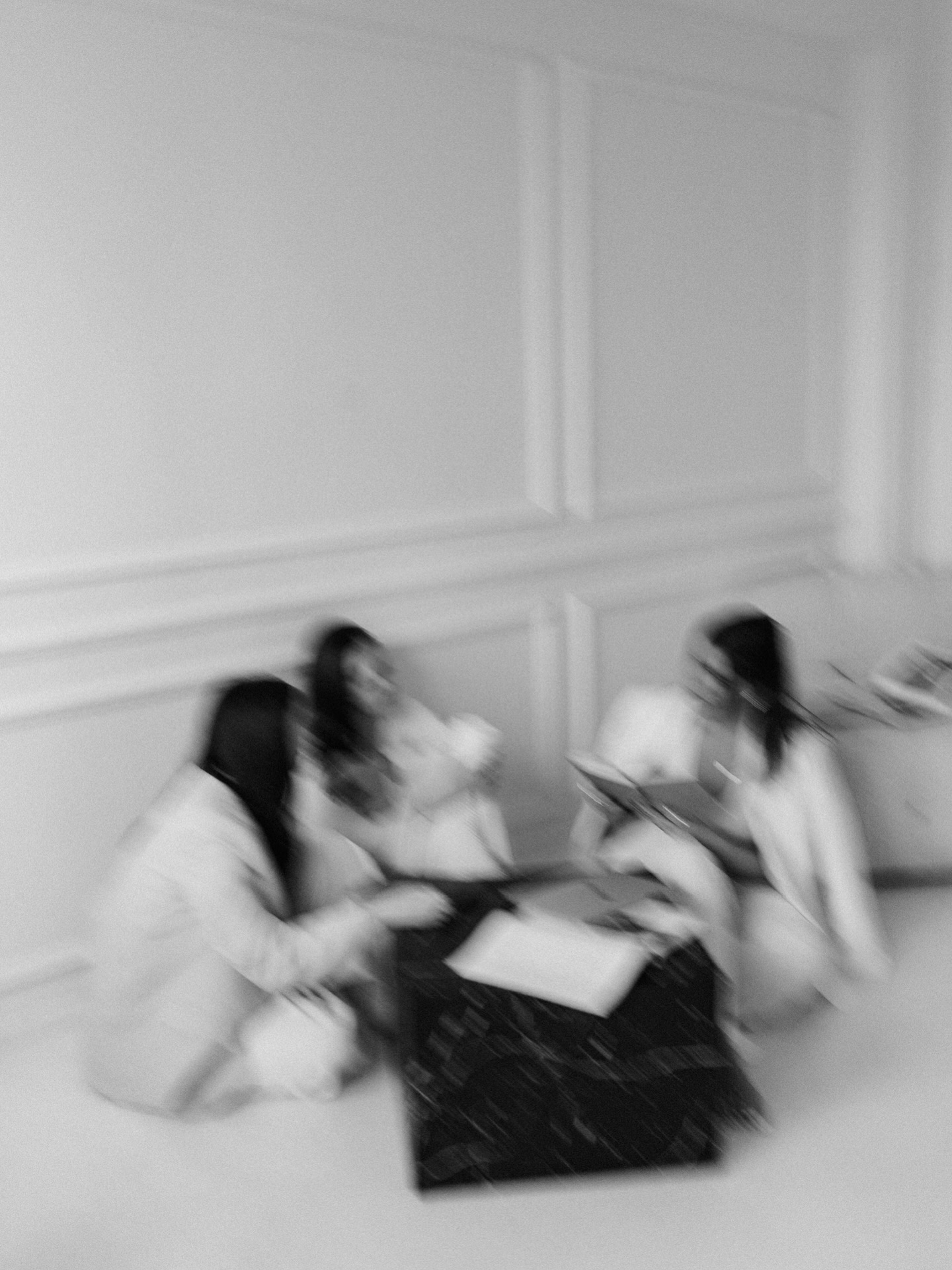 Tak přesně takhle v mlze máme posledních pár týdnů 🔥🙈
Svatby za námi a spousta eventů před námi! Konec roku bude nabitý večírky, workshopy, konferencí a dalšími eventy, takže makááme co to jde!
U nás začal předvánoční blázinec už teď 🥺😂🙈 co u vás?