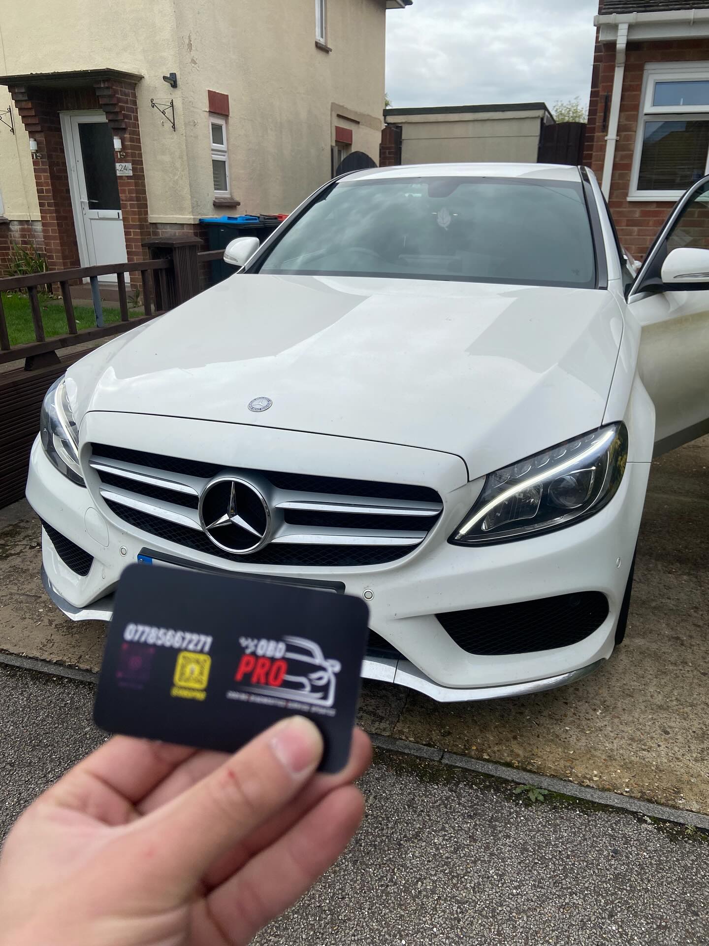 Upgrade Your Mercedes with a 10.25” Touch Screen!
MERCEDES BENZ C-CLASS W205 💨🚗 TOUCH SCREEN UPGRADE FROM STANDARD 7” NON-TOUCHSCREEN WITH BEZEL TO FRAMELESS 10.25” HIGH RESOLUTION TOUCH SCREEN
Our screen’s add these extra features which the vehicle didn’t have before;
✅ Apple CarPlay (Wireless or Wired)
✅ Android Auto (Wireless or Wired)
✅ Video Playback
✅ Screen Mirroring 📱
✅ Higher Resolution Screen
✅ Ability to download mobile apps onto head-unit (WhatsApp, Audible and Podcasts)
✅ 2x USB PORTS
DM us for any enquiries! 📥
www.obdpro.co.uk
#landrover #rangerover #mercedes #cclass #videoinmotion #coding #diagnostics #carhacking #services #mercedescoding #bmw #4series #f33 #Audi #a3 #8y #rsq8 #sq8 #quattro #q8 #mediabox #c63 #amg #seat #cupra #c43 #cclass #c220 #c250 #amgline #w205