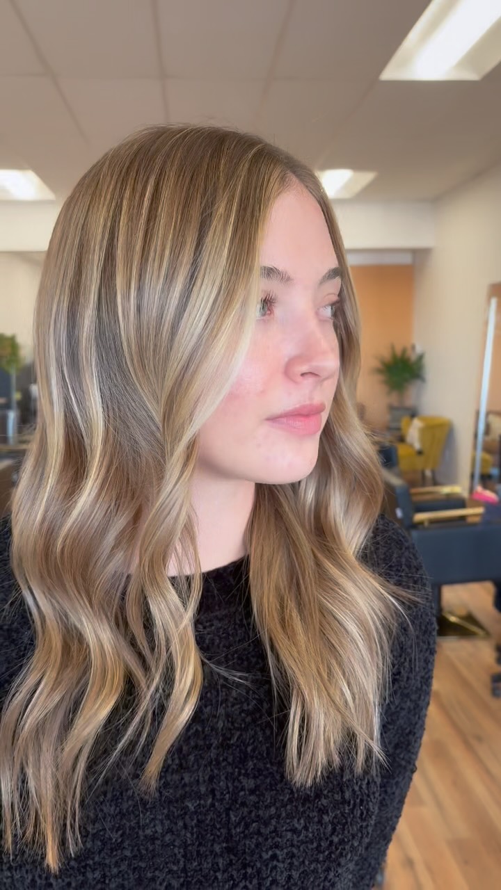 ✨Monday Hair Vibes✨Kickstart your week with fabulous hair! 💁🏼♀️let’s make every day a good hair day!
#mondaymotivation #hairgoals #salonvibes