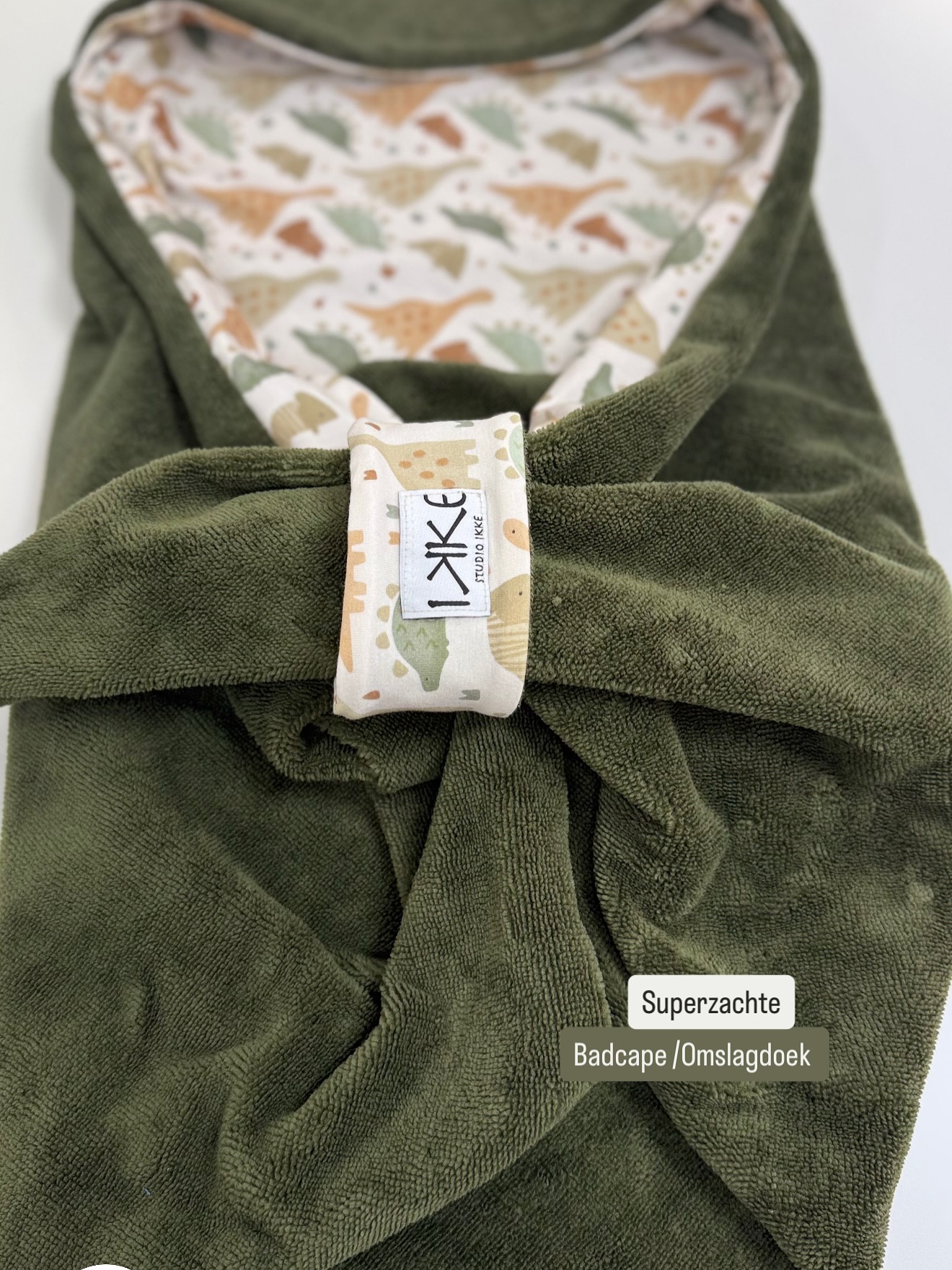 Luxe Dubbelzijdige Badcape / Omslagdoek
Altijd zacht, warm en veelzijdig.
Met zorg handgemaakt van jersey in combinatie met wafelstof, fleece of hydrofiel – voor elke stijl en elk seizoen.
Een tijdloze must-have voor de babyuitzet, praktisch én mooi.
Meer informatie in de webshop.
#studioikke #handmadeforkids #babyuitzet #badcape #omslagdoek #handgemaakt #slowmade #duurzaamdesign #kidsessentials #babyfashion #babyinspo #cadeauidee #kraamcadeau #babyverzorging #utrecht #nederlandsmaker #kleineonderneming #creatiefatelier #liefvoorjekind #bewustgekocht