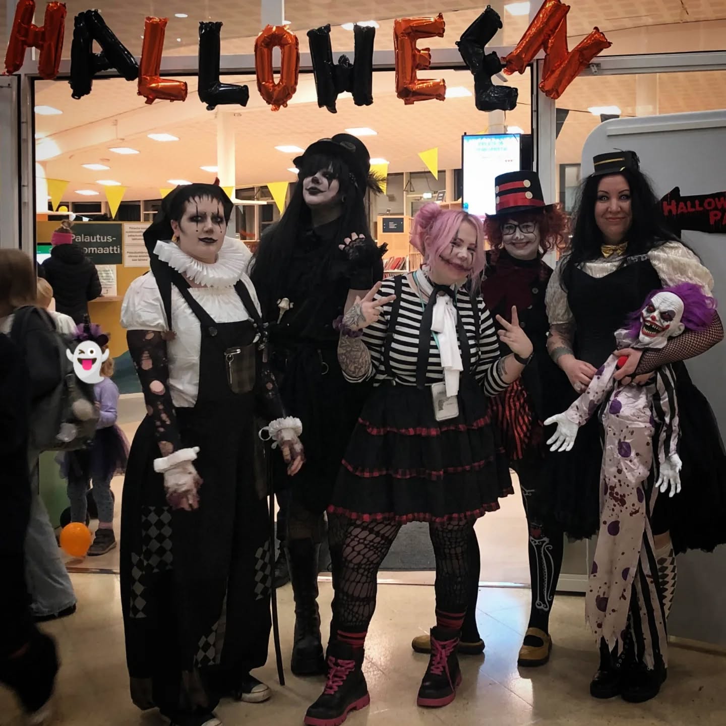 Kiitos @laukaan.kunnankirjasto Halloween-tapahtumasta 29.10.2025!
Tsukiain (kauhu)mysteerihuoneessa kävi illan aikana arviolta 100 pientä ja isompaa kävijää, ja kiljumista riitti 😱