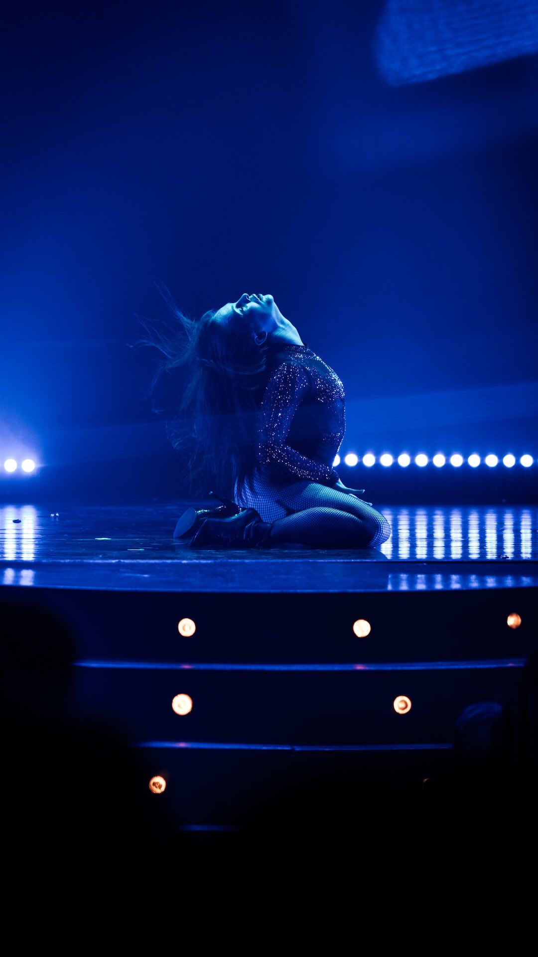 Femmeplay je výbuch ženské energie 💥
Show, která vás vtáhne do přítomného okamžiku, do imaginárního světa smyslnosti, síly a krásy.
Nechte se pohltit atmosférou, kde tanečnice rozdávají svou energii a probouzejí jiskru v každém z nás ✨