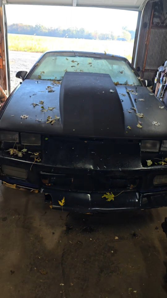 Finally getting to putting the engine and transmission into the camaro
#racecar #camaro #chevy #carbuild #350