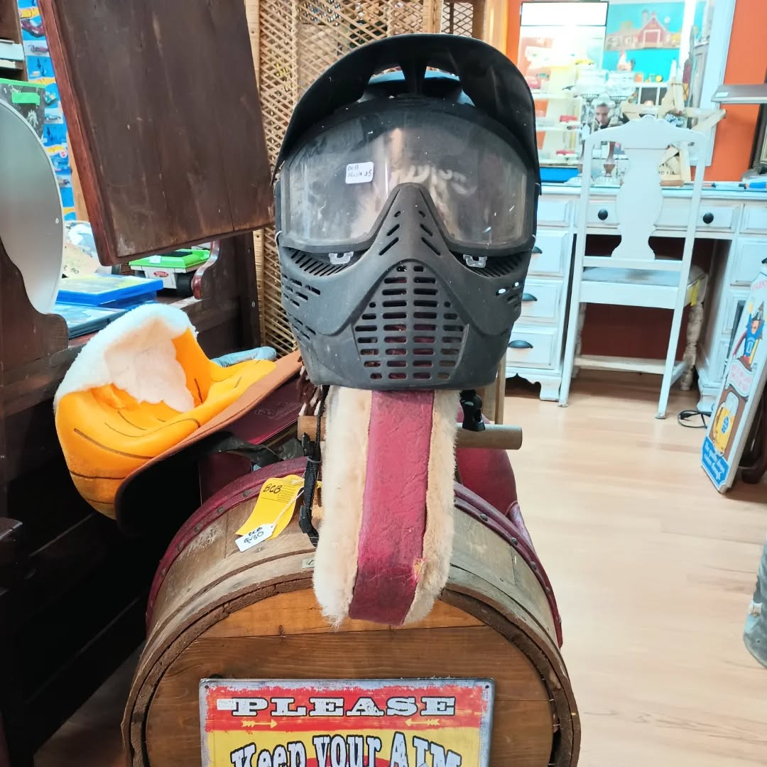 Doesn't matter what type of dressing up you're doing today, we got you covered! Stop in today 10-5! Halloween costumes 50% off! MY, AER, and NL Fall items are 25% off!