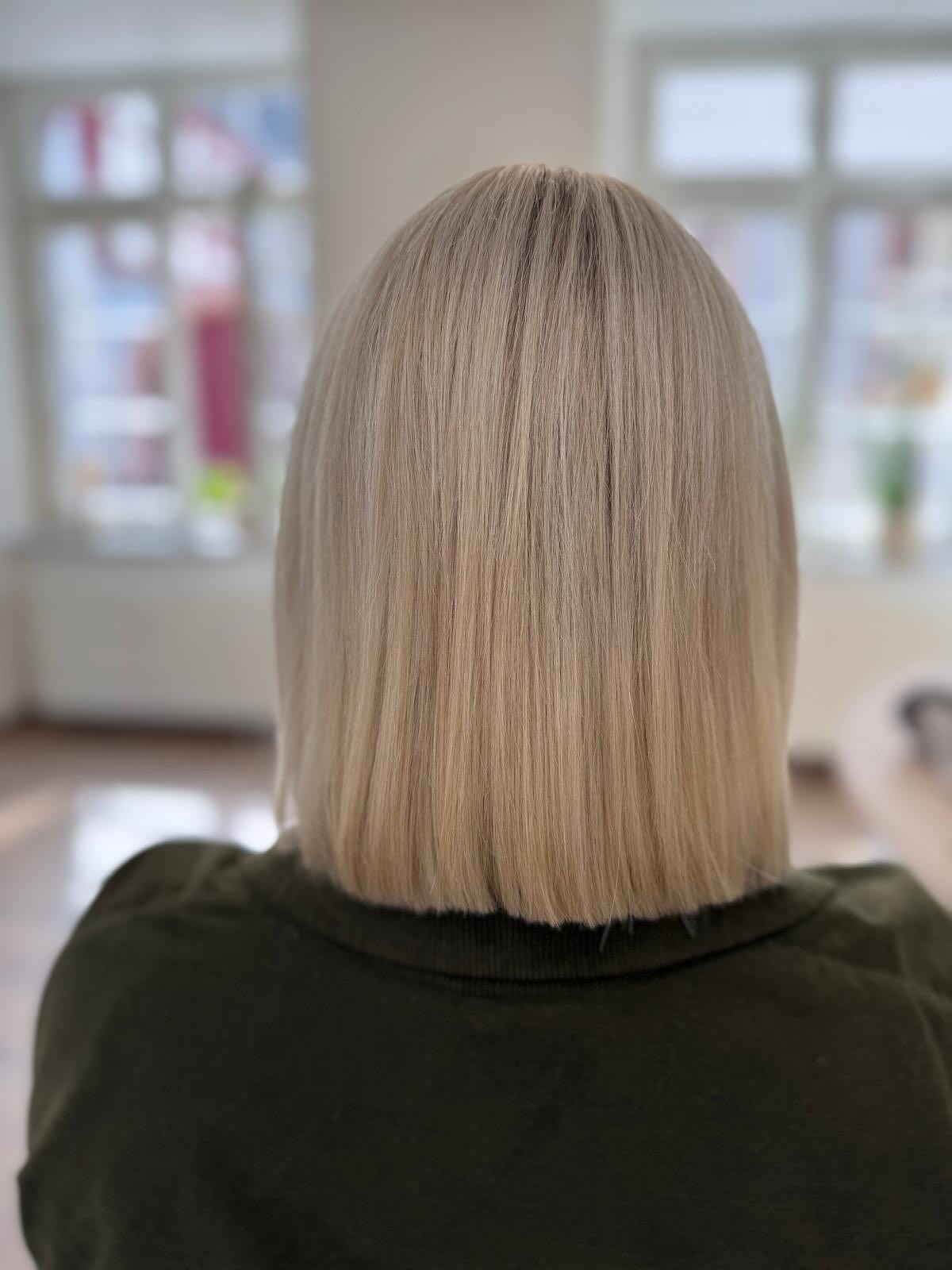 ✨
#hair #hairstyles #hairtransformation #hairgoals #hairart #haircolorist #hairstylist #haircolor #balayage #balayagehighlights #balayageartists #babylights #babylightsandbalayage #blonde #blondehair #brownhair #brondebalayage #haircut #haircutting #weft #weftextensions #extensions #hairextensions #tressenverlängerung #tressentechnik #extensions #haarverlängerung #weftedhair #extensionist