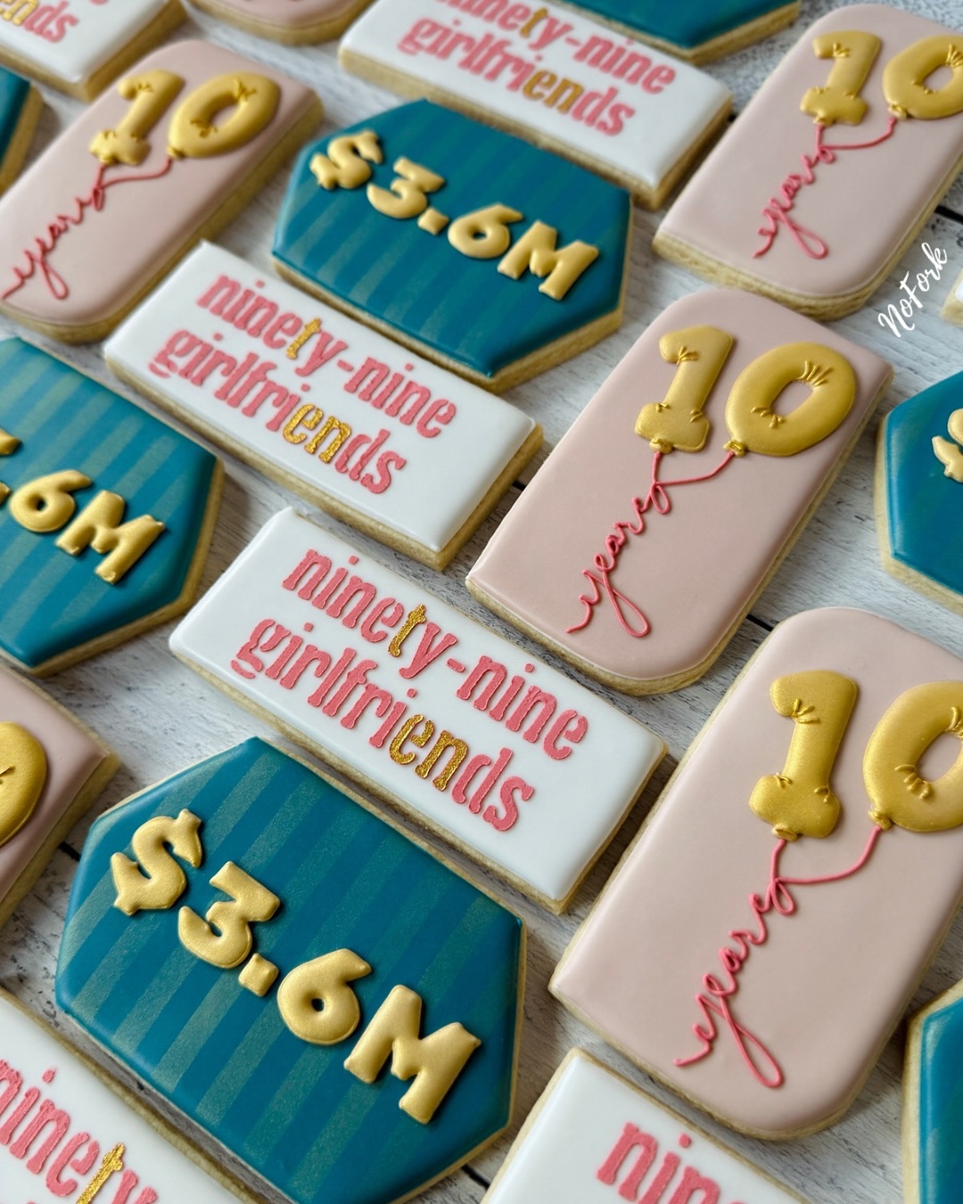 10 YEARS for Ninety-Nine Girlfriends! This women’s philanthropy group has given a tremendous $3.6 MILLION of grant money to local non-profits in the Portland Metro/SW Washington area. Talk about making a difference in your community! 💪🏼
It’s an honor, as always, for this incredible group to choose NoFork to bake for so many of their events since we opened our kitchen in 2021. Thank you for your support in my local woman owned business! ❤️
Congrats ladies, and cheers to the next 10 of collective learning, giving, and impact 🏆
#nofork #celebratingmadeeasy #ninetyninegirlfriends #eatwithyourhands #noutensilsrequired #supportlocal #custombakery