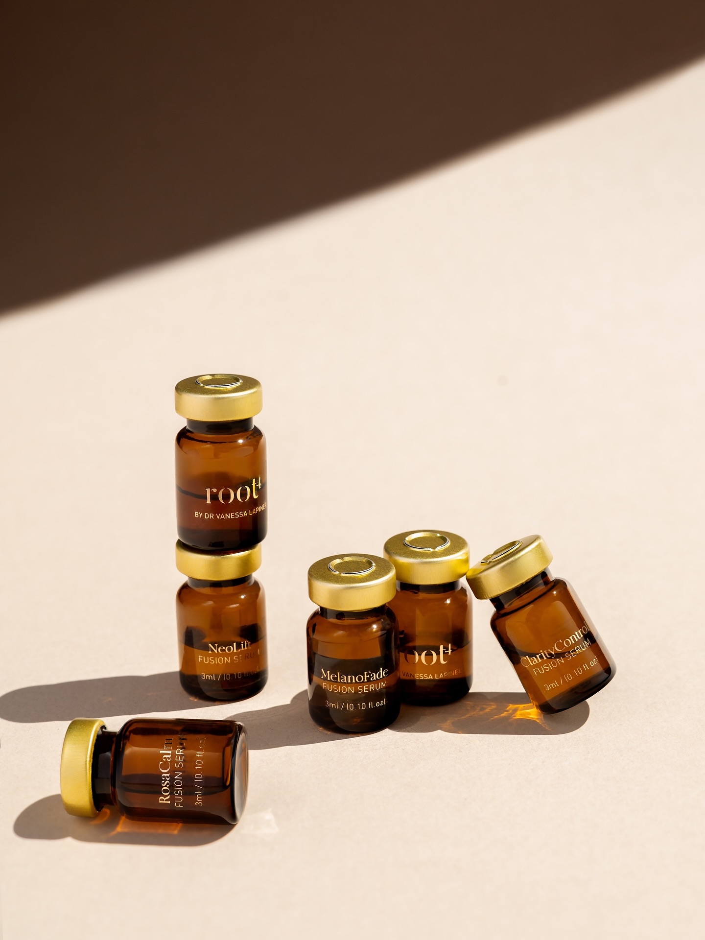 A sunny moment for @root4.skin ☀️
Decided to step out of my studio and shoot in natural light for a change. More challenging since you can’t control the sun, but felt so refreshing to change things up a bit.
#saphotographers #capetownphotographer #productphotography #beautyphotography