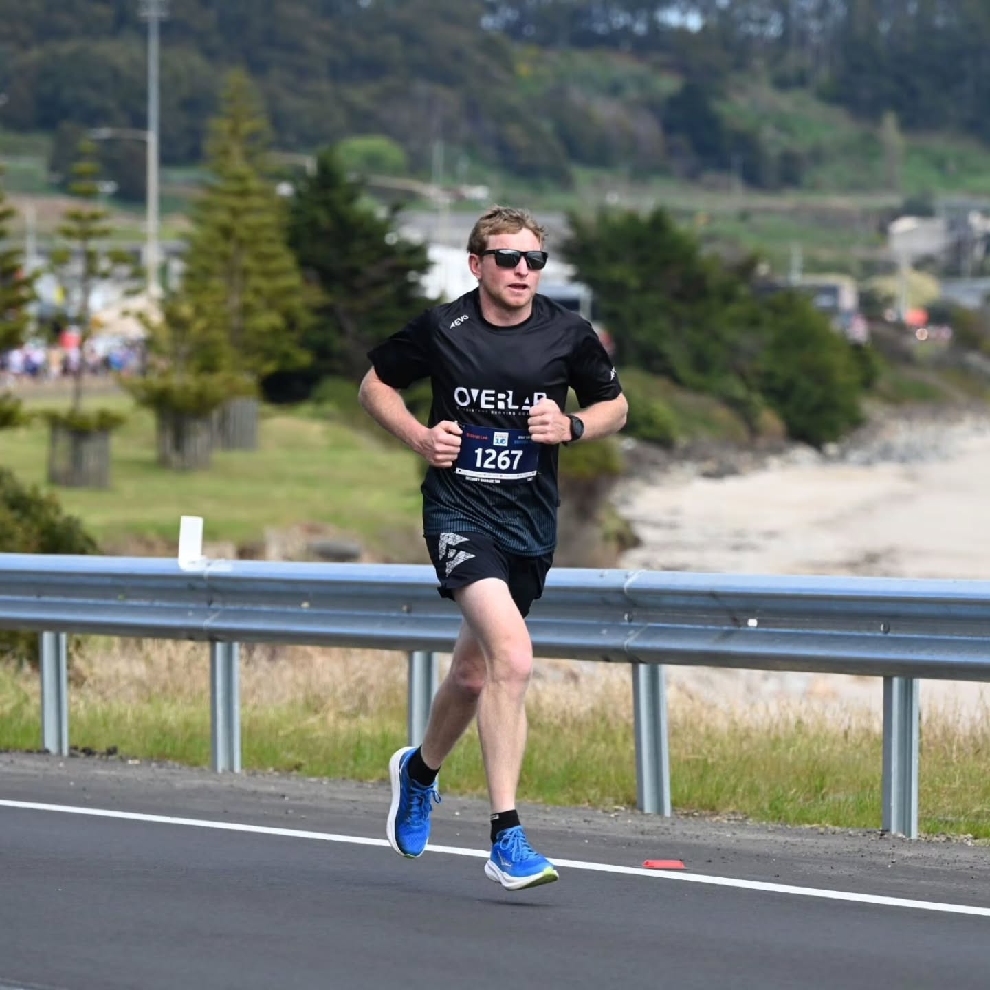 We're all in this together 🥳🌞❤️✌️
A selection of #TeamOVERLAP from @the_burnie_10
@evo_sportswear
@fractelrunning