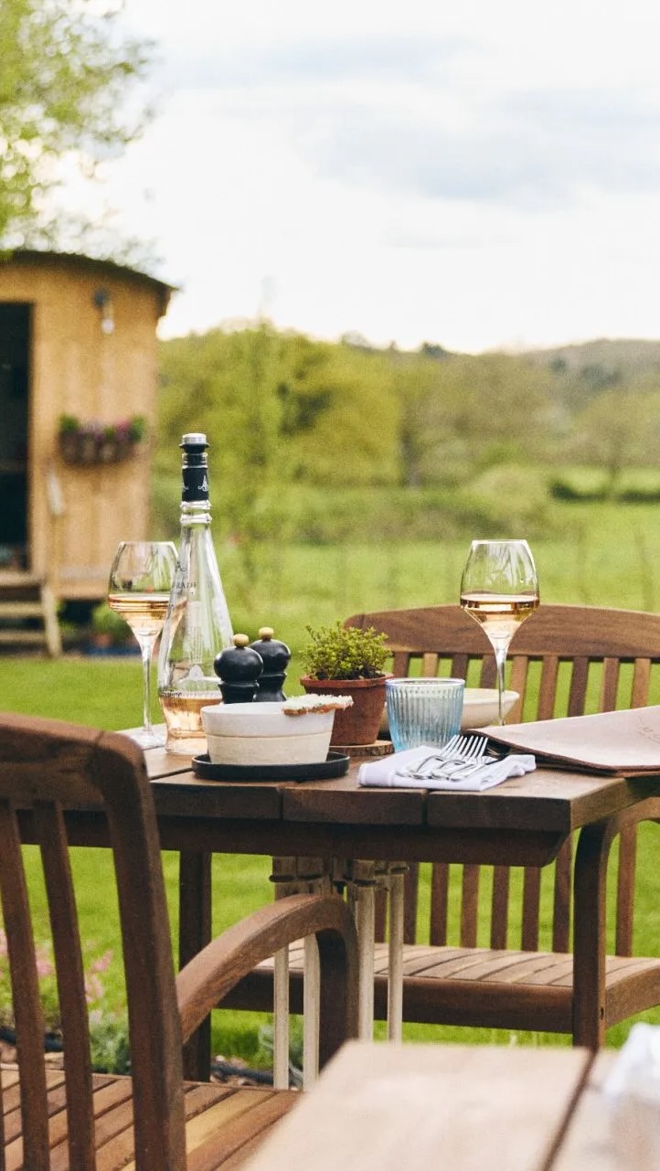 A pub garden guests love in every season ☀️🍁.
We helped bring this award-winning outdoor space to life with our Blewbury dining and lounge furniture - proving great design never goes out of season.
Let’s start planning your 2026 transformation now:
☎️ 0118 984 9486
✉️ sales@showpiecedesign.co.uk
🖥️ www.showpiecedesign.info
#hospitalitydesign #pubgarden #outdoordesign #alfrescodining #commercialfurniture #contractfurniture #pubdesign #restaurantdesign #gardenmakeover #terracedesign #commercialdesign #pubsofinstagram #hardwoodfurniture #woodenfurniture