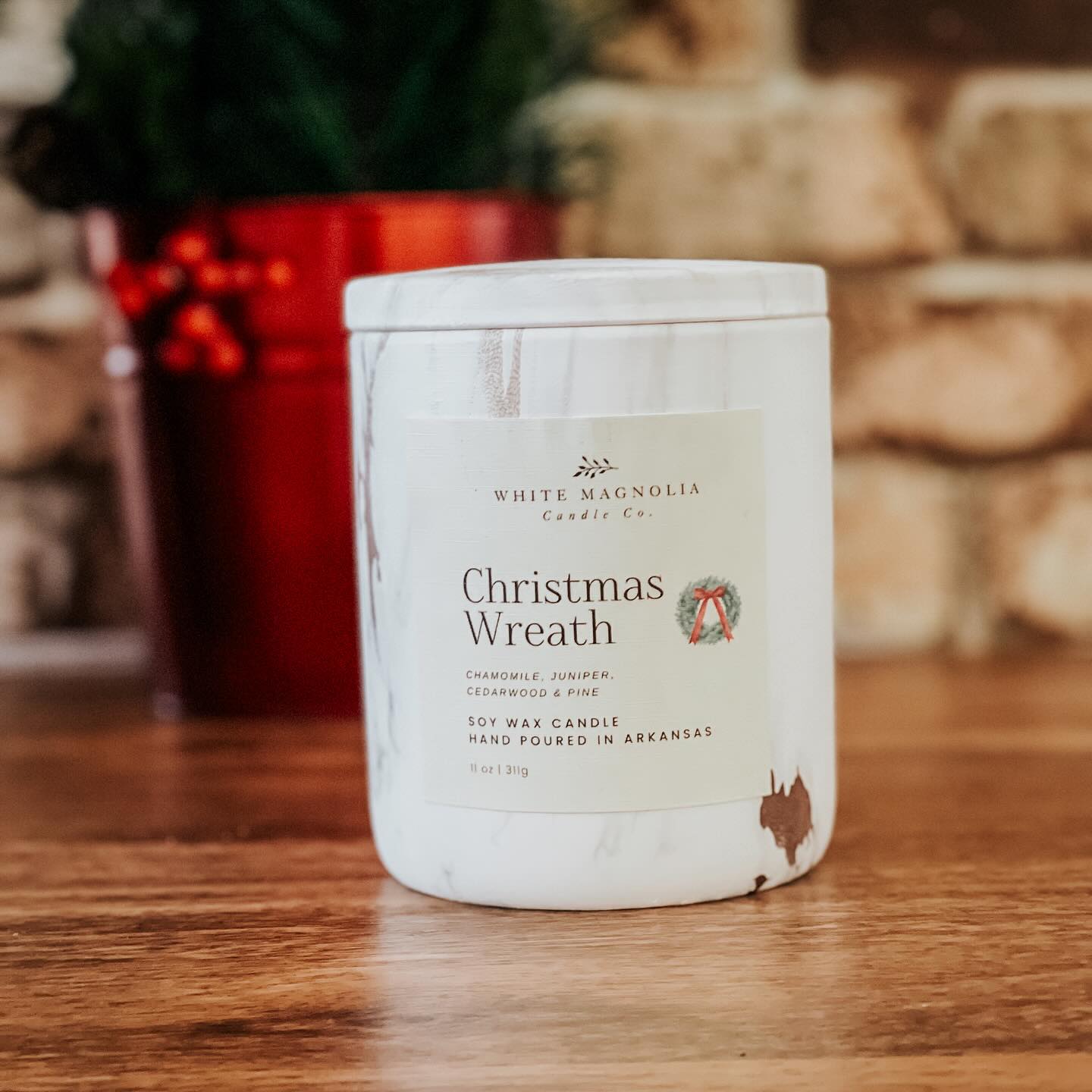 Christmas Wreath Scented Soy Candle 🌲
Top: Chamomile
Mid: Juniper
Base: Cedarwood & Pine
Each candle is made with 100% Natural Soy Wax & hand-poured into a reusable jar. We only use lead-free cotton wicks & phthalate free premium fragrance oils, infused with essential oils. No other dyes or chemicals are added.
11 oz. candle burns approximately 35 hours
Shop now!
www.whitemagnoliacandlecompany.com