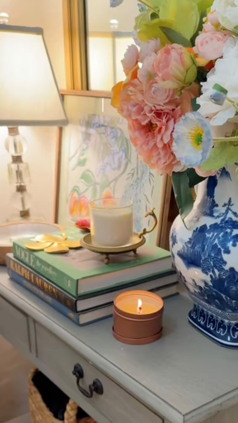 My favorite spots in our nyc apartment ;)
Candles lit & a fresh, clean apartment > >
#smallapartment #smallapartmentdecor #nycapartment #nycapartmenttour #nyc #nycapartmentdecor #inetriordesign #homedecor #grandmillenial #grandmillennialstyle
#grandmillennialdecor #decor #Home #creatorsearchinsights #tradtionalhome #homedecorideas #apartmentstyle