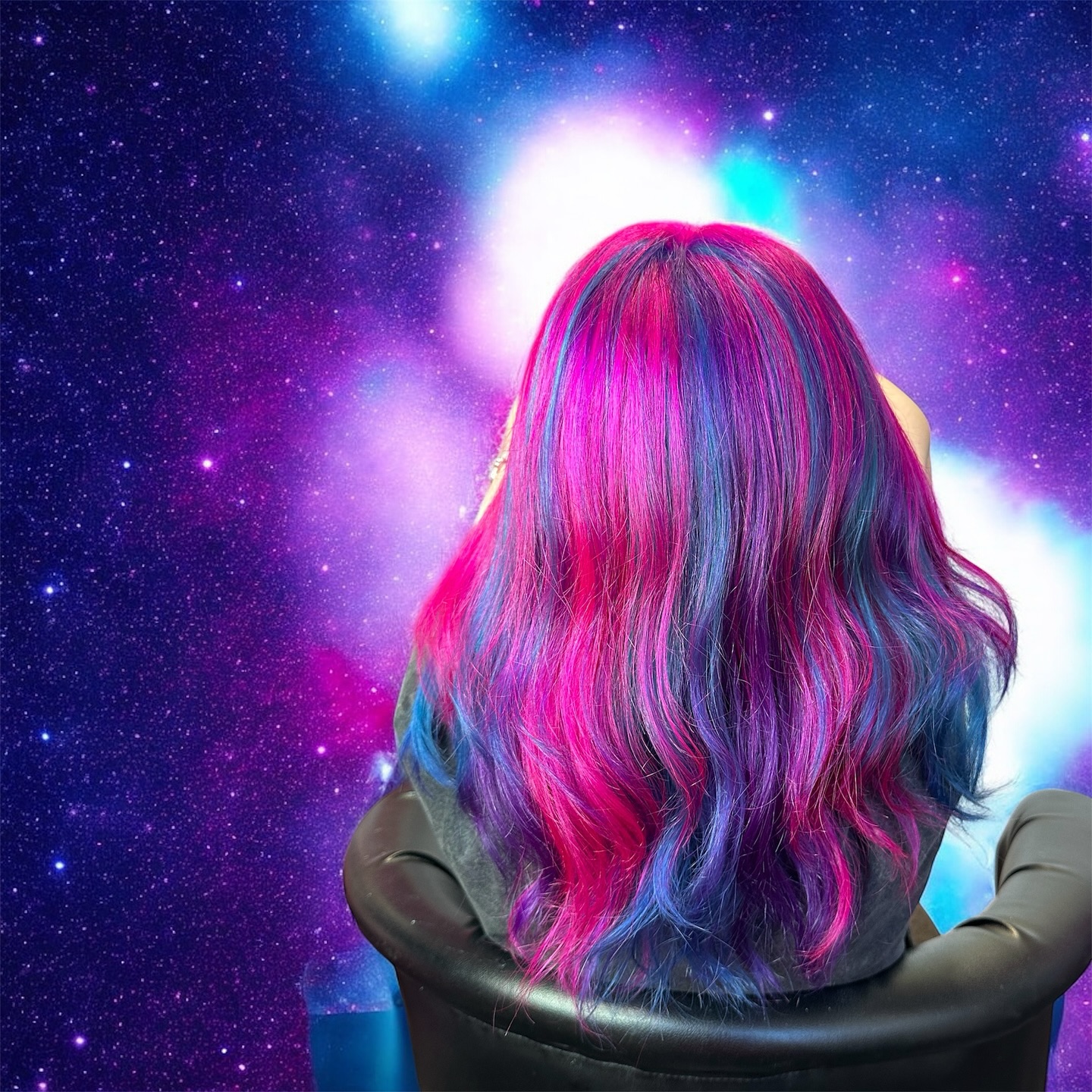 It’s is my all time fave hair colours and sectioning!
Candy-coated chaos brewed under a full moon. 💗💙💜🕸️
@manicpanicnyc hot hot pink purple haze attomic turquoise
#WitchyVibes #PastelGhoul #mermaidhair #unicornhaircolour #pinkpurpleandbluehair #rainbowhair #pinkhair #amazinghaircolour #cambshairsalon #althaircolour #althairstylist