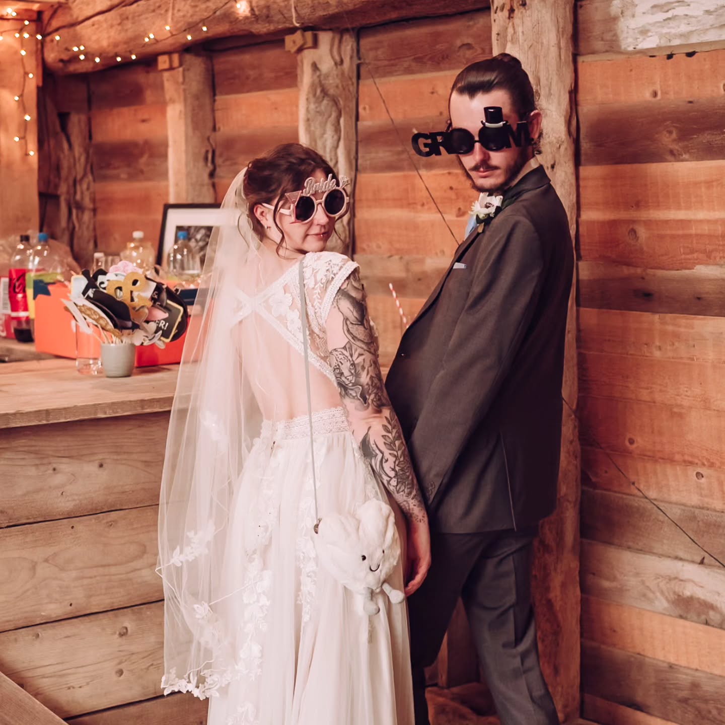 Happy Halloween 🎃 Is it just me who is in love with her @jellycat bag?
--
Becky 🖤 Craigan