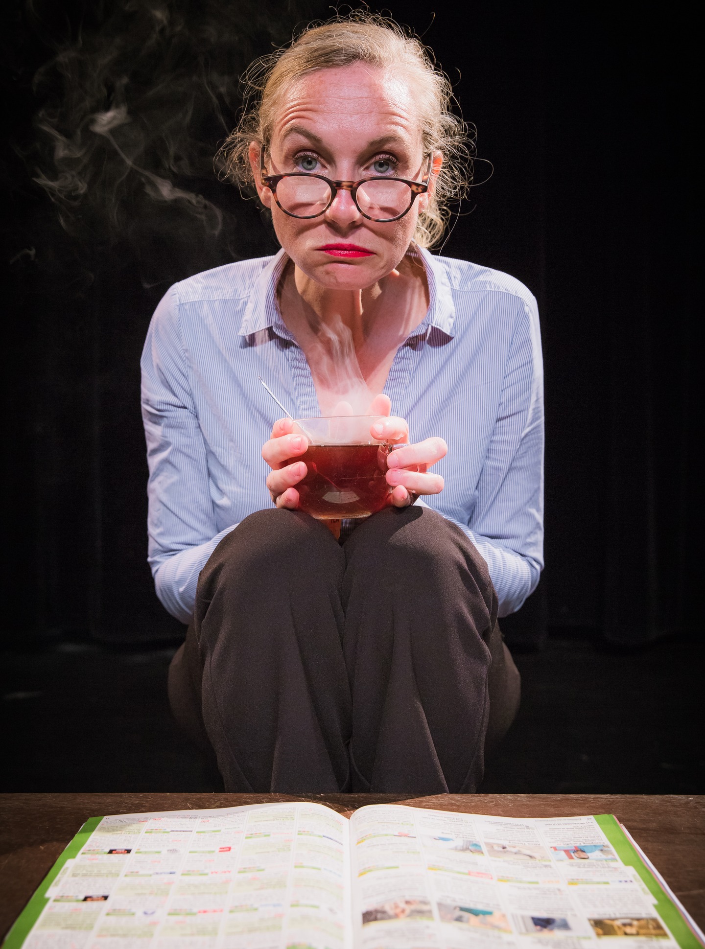 // FESTIVAL 2026 // VUE
👨👩👧 On avance dans notre découverte du programme 2026 ! Le festival vous a concocté un moment familial le dimanche 1er février.
☕ Vue, c'est un spectacle à la croisée du Théâtre d’Objets, du Cirque miniature et du Clown involontaire. Ce solo pour manipulatrice d’objets usuels met en scène une protagoniste méticuleuse, délicate, un brun acariâtre et ordonnée à outrance.
🍫 Rendez-vous le dimanche 1er février pour ce goûter-spectacle pour tous.tes, accessible dès 7 ans. Ouverture de la billetterie bientôt.
#oenorires #festival #théâtre #humour #theatredobjet #spectacle #givry #legrandchalon #bourgogne