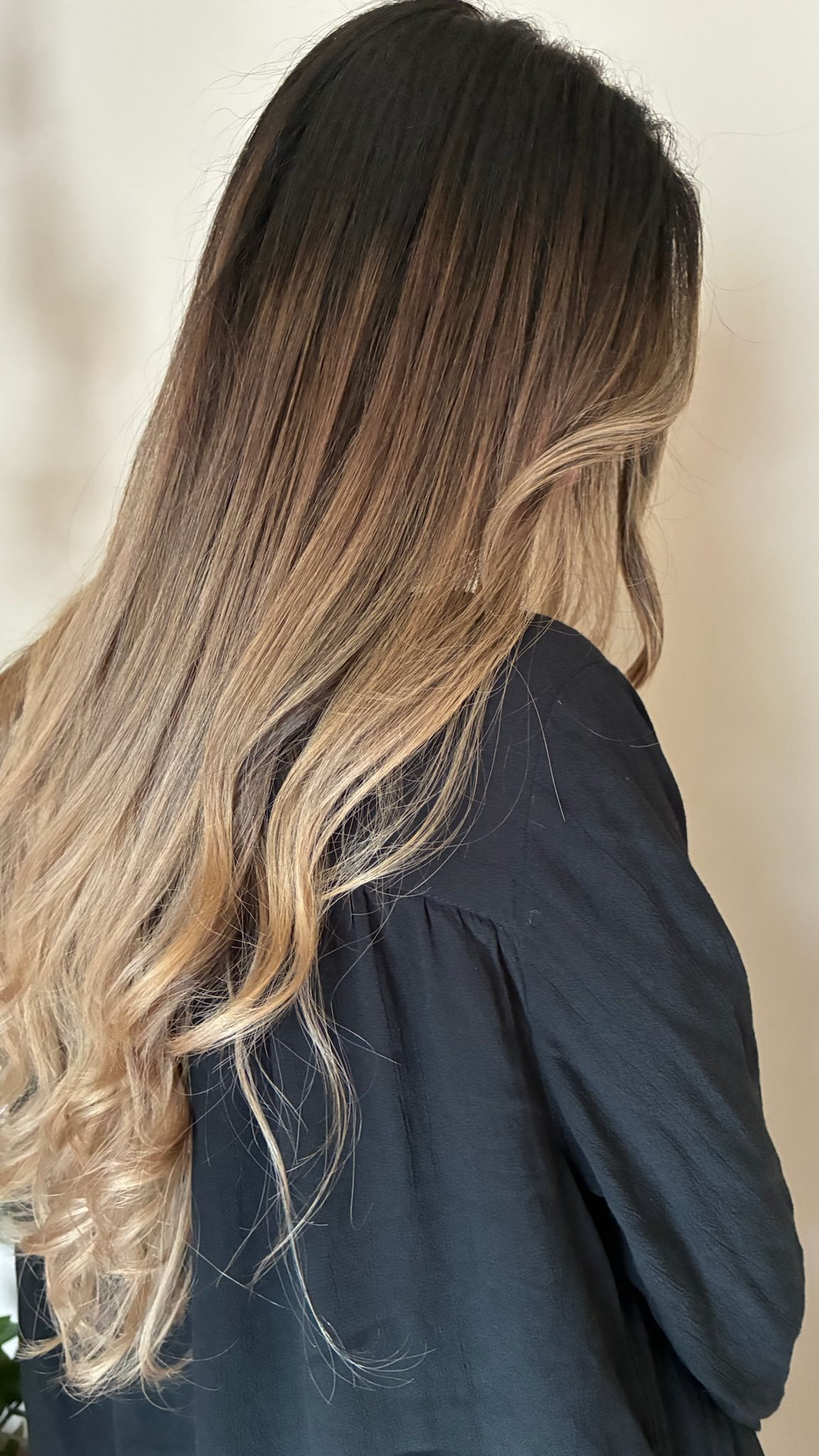 Depth, warmth, and that perfect melt into blonde ✨
@jenlambertonhair created a transformation that feels straight out of a memory! Soft, glowing, and unforgettable.
#nativemane #grantparksalon #atlantasalon #nativemanesalon #atlsalon #atlhair #blondemelt #hairmelt