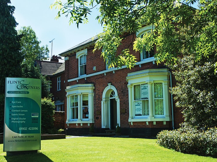 Experience trusted eye care with Flint Optometry, offering advanced eye scans, personalised consultations, and a wide selection of high quality eyewear. Ensuring your vision health and style are in expert hands. 🙌
🗺️ Wolverhampton
📍 Tettenhall Road • Codsall • Wednesfield
Find your nearest practice and book online…
#FlintOptometry #EyeCareExperts #DesignerEyewear #Wolverhampton #Codsall #Wednesfield #HealthyVision #Wolverhampton #Eyecare