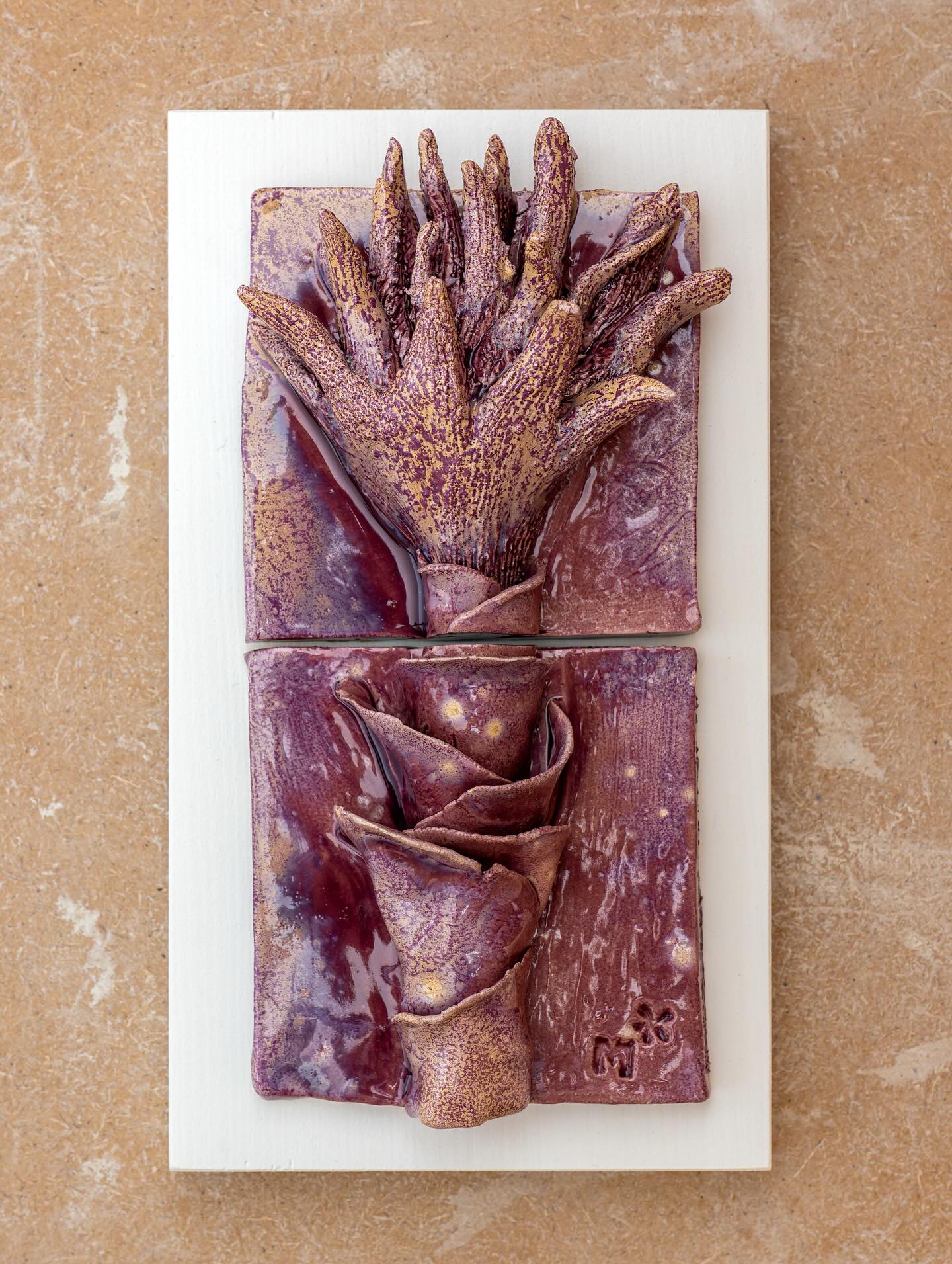 “Nasce Água”, 2025
23x13cm cada
.
“AZOREAN DREAM, Entre o gesto e a paisagem” @romanticultura @casino.azores
.
De 27 Setembro a 11 de Janeiro 2026
.
SOLD OUT
.
📸 @aazevedo
.
.
#mariacastelbrancoceramic #handamade #homedecor #inspiration #oneofakind #azoreandream #exhibition #contemporaryceramics #contemporaryart #tiles #azoreandream @anacristina.baptista.pt #flowers @vaniarebelopaim #nasceagua @quintadanasceagua #terceira