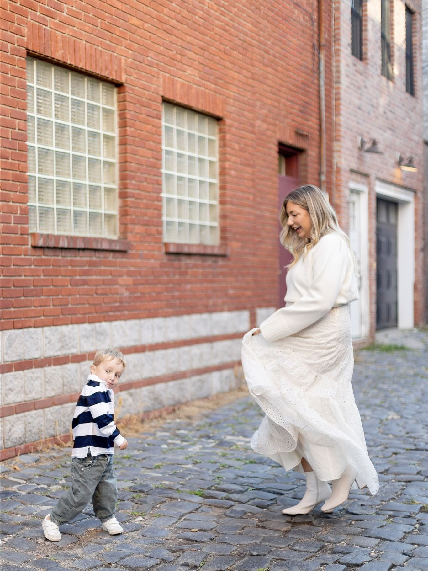 little dance party session is always a vibe for photos 🎶🎵