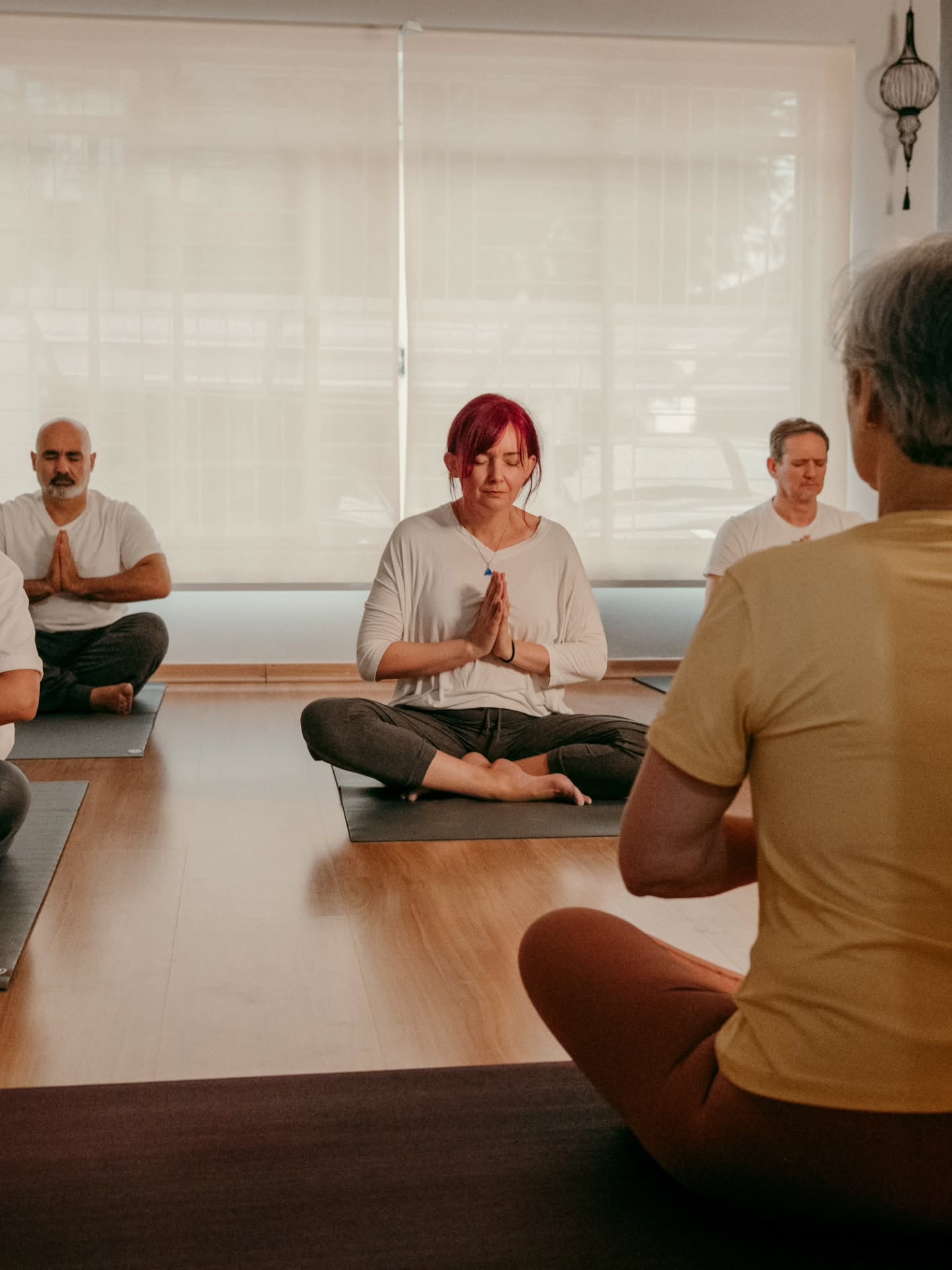 Uma rotina de Yoga não é sobre repetir movimentos — é sobre criar um ritmo interno que sustenta a clareza, a presença e o equilíbrio em meio a tudo aquilo que pode ou nao estar sob nosso controle.
Olhar iluminado da querida @jocattaneo