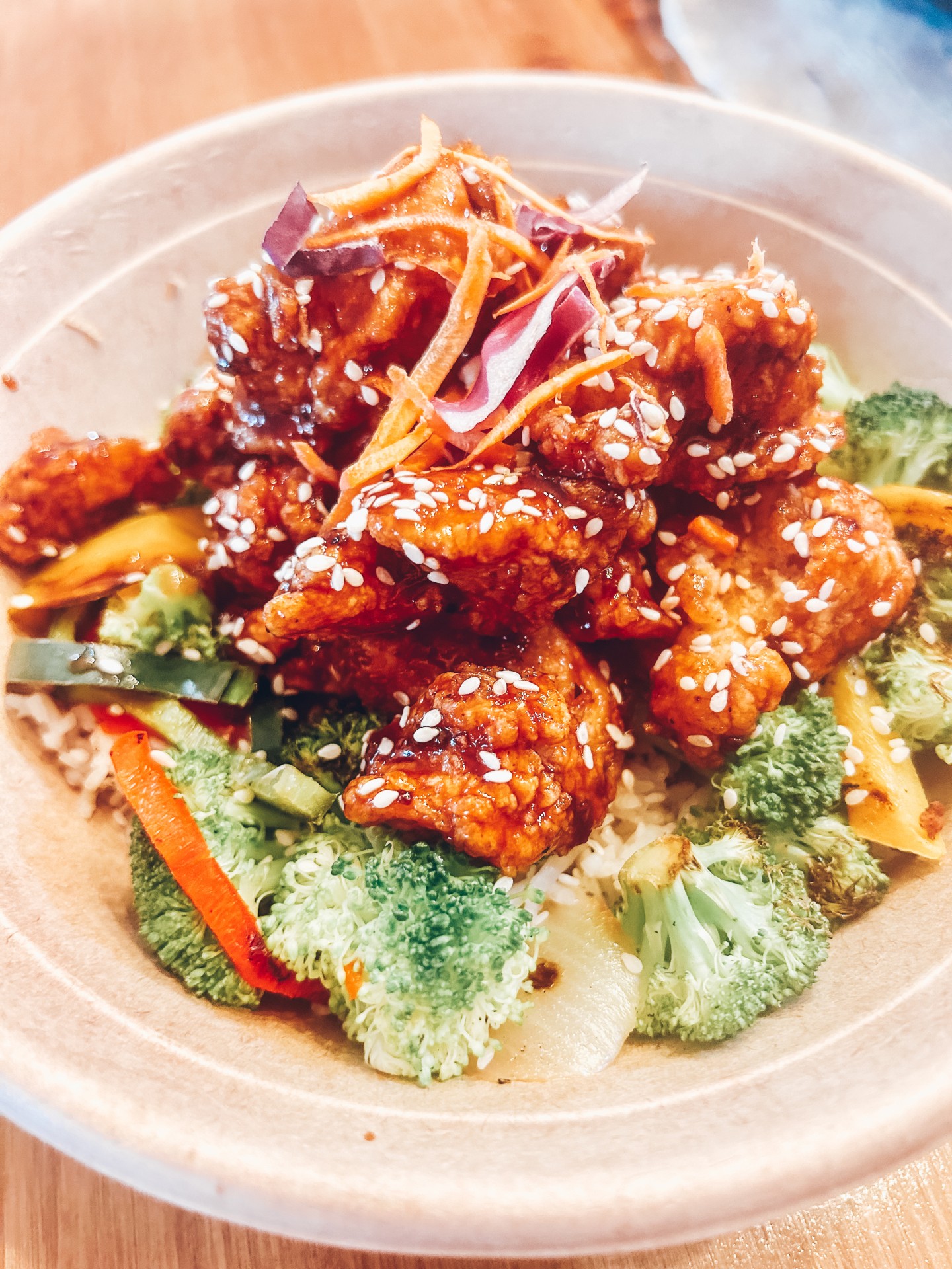 Cold, rainy, and just begging for comfort food. 🌧️🍚
Days like this call for something warm, cozy, and just a little bit spicy—like our Korean Chicken Bowl.
Crispy fried chicken tossed in a sweet-and-savory Korean glaze, served hot over rice and loaded with flavor that hits all the right notes.
Perfect for chasing away the chill and turning this dreary day into a delicious one. ☔️
#ComfortFoodWeather #KoreanChickenBowl #SouthernTwist #RainyDayEats #TheAlabamaPecanCompany #CozyBites #HotAndCrispy #EatLocalAL #BamaEats