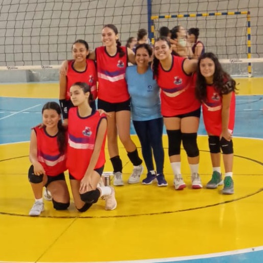 Com uma vitória incrível, as meninas do vôlei sub-14 garantiram a vaga na disputa pelo ouro na Competição LEG!
Parabéns pela conquista, meninas! 👏
Agora é com tudo — vocês são TOP!
#somosga #angloalante
#colegioguilhermedealmeida