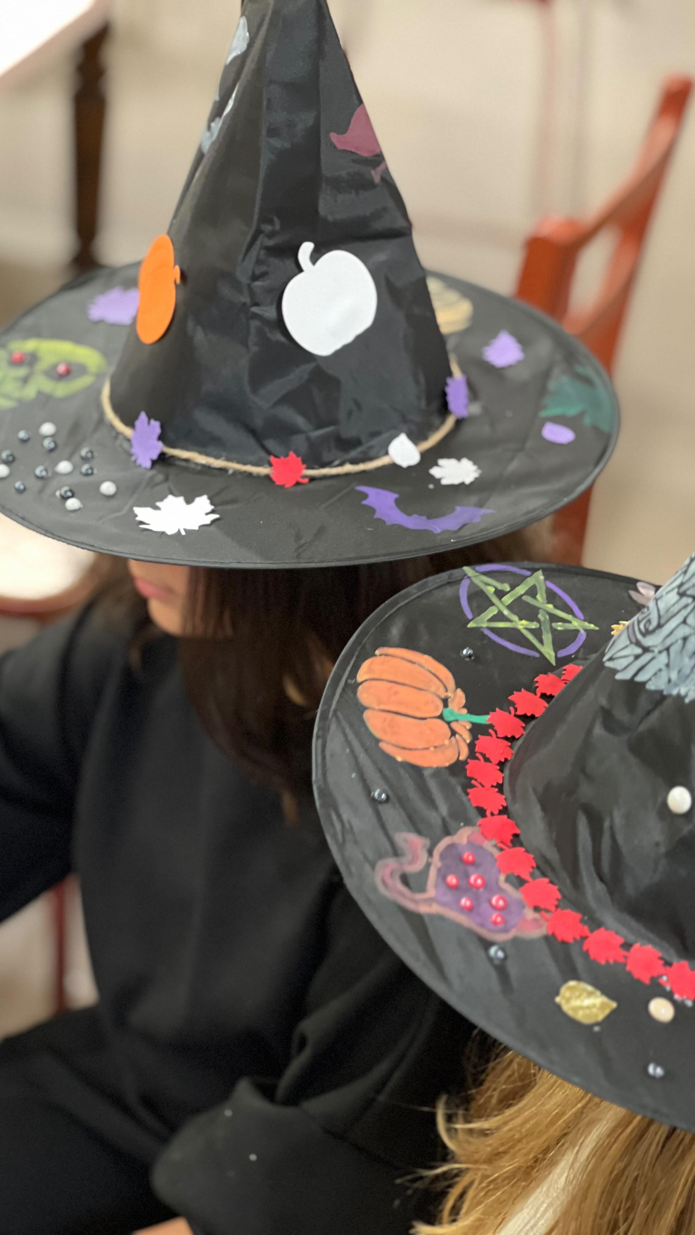 Une parfaite semaine créative à l’atelier.Merci pour votre présence, votre enthousiasme les enfants c’était une semaine pleine de découvertes et de partages.Merci aux parents de pousser la porte de mon atelier pour vivre des moments partagés créatifs.
# annecy#quefaireaannecy