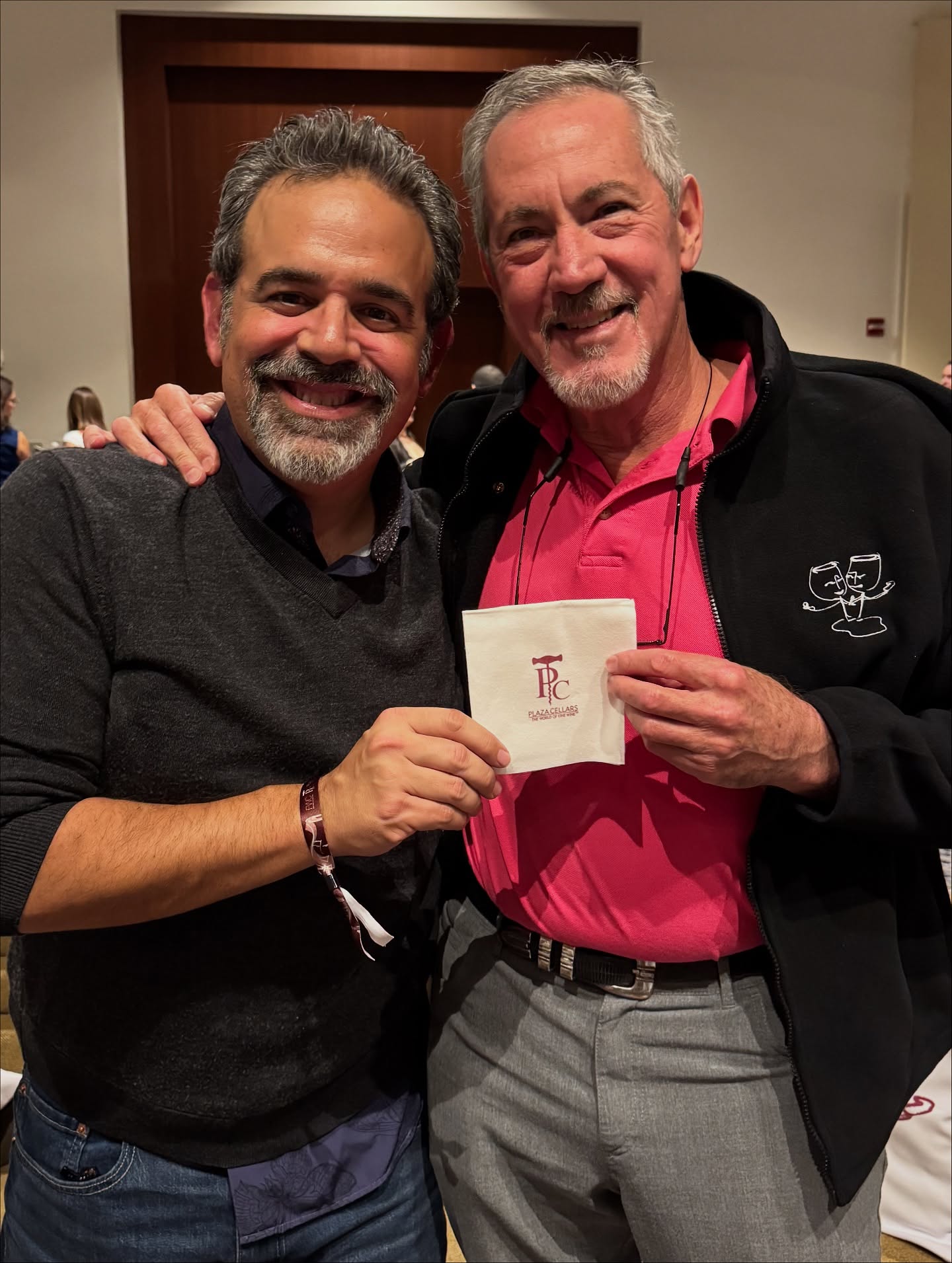 🍷ENTREVISTAS Y FAVORITOS DEL FINE WINE CELEBRATION DE @plazacellars🇵🇷
Busca estos #vinos en #puertorico con @boutiqueduvin.
#wine #vino