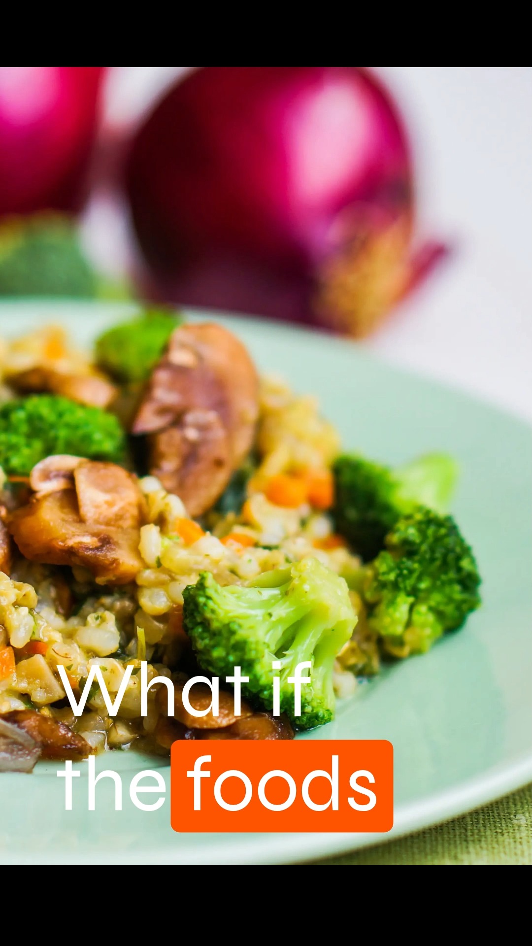 What if your DAILY CHOICES could add 5-10 YEARS to your kidney function? 💚
If you have Polycystic Kidney Disease, there's no miracle cure in a bottle. But research shows specific diet and lifestyle strategies can dramatically slow progression.
Let me break down the 5 most powerful strategies as your nephrologist 🩺
💧 #1: HYDRATION = GAME CHANGER
- 3-4 liters of water daily
- Suppresses vasopressin (the hormone driving cyst growth)
- Keep urine pale yellow throughout day
- Avoid soda, energy drinks, sweetened beverages
Why it matters: Water literally slows the process that makes cysts grow.
🧂 #2: SODIUM IS THE INVISIBLE ACCELERATOR
- Under 2,300mg per day (1 teaspoon of salt in ALL food combined)
- 2022 study: PKD patients below 2,300mg had SIGNIFICANTLY slower kidney volume growth vs. those eating 3,500mg+
The catch: 80% of sodium isn't from your salt shaker—it's hiding in packaged foods, condiments, restaurant meals.
Strategy: Cook at home. Use herbs, garlic, lemon, spices for flavor. Within 2 weeks, you'll taste natural flavors you never noticed before.
🥗 #3: PROTEIN BALANCE (NOT TOO MUCH, NOT TOO LITTLE)
- 0.8-1g per kilogram of body weight daily
- Focus on PLANT-DOMINANT sources
Plant proteins (lentils, beans, tofu, quinoa) generate LESS acid and inflammation than animal sources = better kidney protection.
Example for 150 lbs person (68 kg):
→ 55-70g protein daily
→ 2 eggs breakfast + lentils at lunch + 3 oz tofu/fish at dinner
🚫 #4: THE FRUCTOSE PROBLEM
High fructose (especially high fructose corn syrup) activates a metabolic pathway that:
- Increases uric acid
- Stimulates vasopressin release
- Accelerates cyst growth
Animal study showed: High fructose diets increased cyst volume by 80% compared to controls.
Strategy:
✅ Swap sweetened drinks for water
✅ Eat whole fruit (fiber blunts spike) not juice
✅ Limit desserts to occasional treats, not daily habits
⚖️ #5: WEIGHT MATTERS MORE THAN YOU THINK
Studies show PKD patients with BMI below 25 had up to 30% SLOWER kidney function decline over 10 years.
Why? Obesity increases oxidative stress and pressure inside kidneys → worsens cyst growth.
Good news: Even modest weight loss (5-10% body we