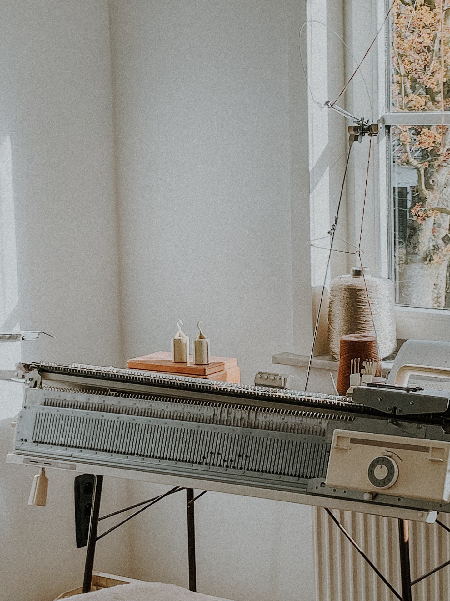 Happy place 💛🌞
#knitwear #knitweardesigner #knitweardesign #knittingmachine #knitterofinstagram