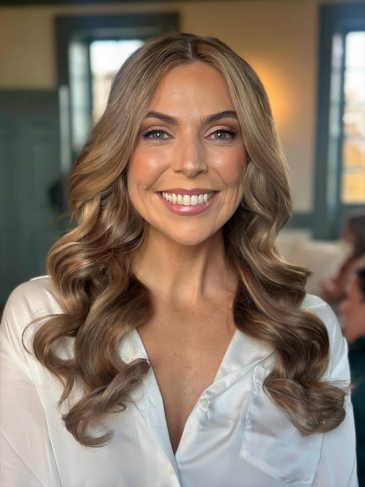 Happy wedding day Mary!
Effortless, soft glam waves and a gorgeous, glowy, soft glam makeup look to pair with it 🤍
Makeup: @emilywildtmakeup
Hair: @alexandraweddingsco
For @brushedbeautyllc_
Venue: @dulanysoverlook
•
#HollywoodWaves #SoftGlamBride #RomanticWaves #softwaves #BridalHair #BridalHairstylist #BridalGlam #WeddingHairGoals #DMVBridalHair #BaltimoreBride #glamwaves #MarylandBride #WeddingHairInspo #TimelessBeauty #ModernRomantic #SoftWaves #LuxuryBridalBeauty #BridalBeauty #AlexandraWeddingsCo #DMVWeddingStylist #BaltimoreWeddingVendor #BridalStylistDMV #WeddingGlamTeam #ClassicGlam #SoftGlamLook #RomanticHair #GlamWaves #WeddingHairArtist
