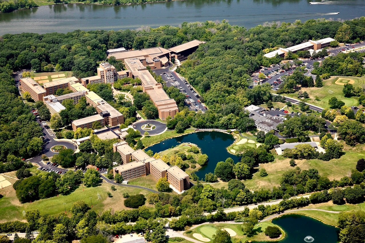 For over 20 years, Q Center has been a major destination in St. Charles for meetings and events, drawing thousands of visitors each year. Today we’d like to highlight Q Center and their significant impact on the St. Charles community.
Learn more about Q Center by clicking the link in our bio. 🔗