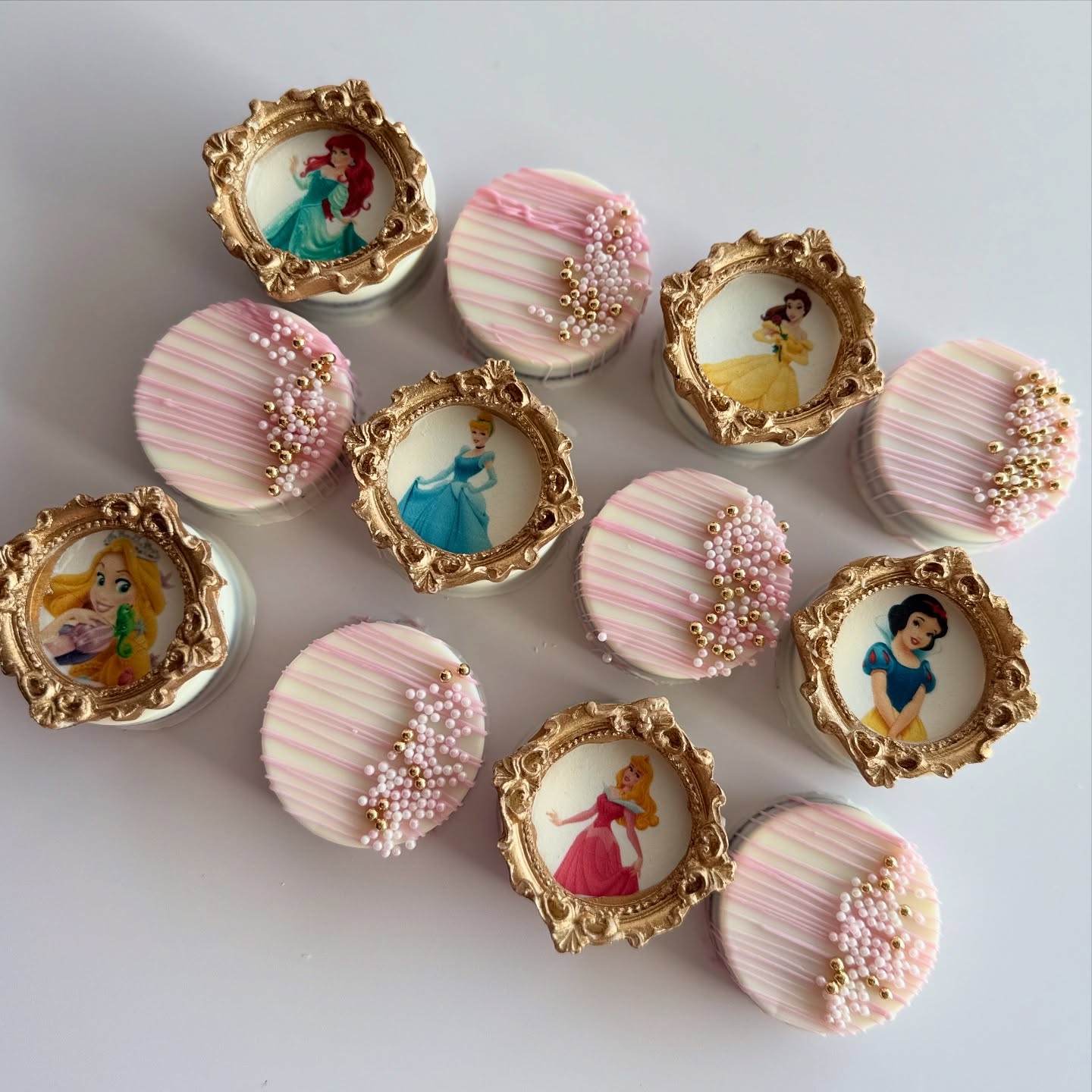 โจ Princess perfection in every bite ๐
โข Chocolate covered Oreos
#PrincessParty #PrincessBirthday #DisneyPrincessTreats #ChocolateCoveredOreos #PrincessDesserts #DavenportBaker #OrlandoBaker #CentralFloridaBaker #CustomDesserts #DisneyPartyIdeas #DisneyPrincessParty #ArielParty #BelleParty #CinderellaParty #AuroraParty #RapunzelParty #SnowWhiteParty #PrincessTheme #PrincessPartyDecor #PrincessPartyInspo #CustomTreats #EdibleArt #DisneyDesserts #FloridaBaker #OrlandoMoms #PartyTreats #BirthdayDesserts #DessertTableGoals #SmallBusinessBaker #SweetsMadeWithLove