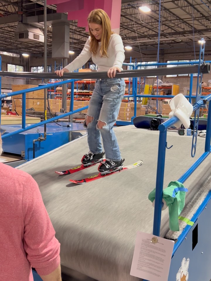 Some agencies brainstorm. We snow-storm. 💨❄️ @theerinmills and @jreyes1231 taking experiential to new heights ⛷️ #SnowBusiness #ActivationPlanning