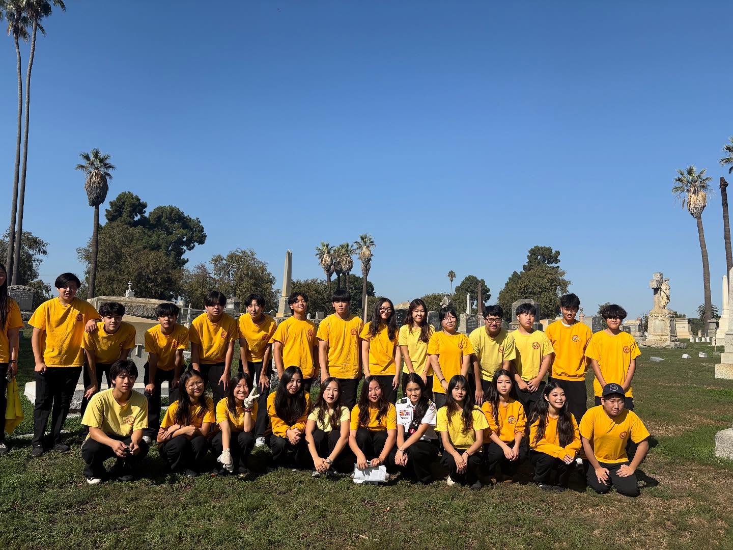 Honoring the heroes who fought for Korea’s freedom. 🇰🇷
Today, we continued preserving the graves of Korean-American independence activists, keeping their legacy alive.
This project is a collaboration with Korea Central Daily and the Korean National Association, offering opportunities to research history and serve the community.
#hwarang #hwaranginternational #화랑인터내셔널 #hwarangyouthfoundation #honor #youthleaders #koreanculture #youthinaction