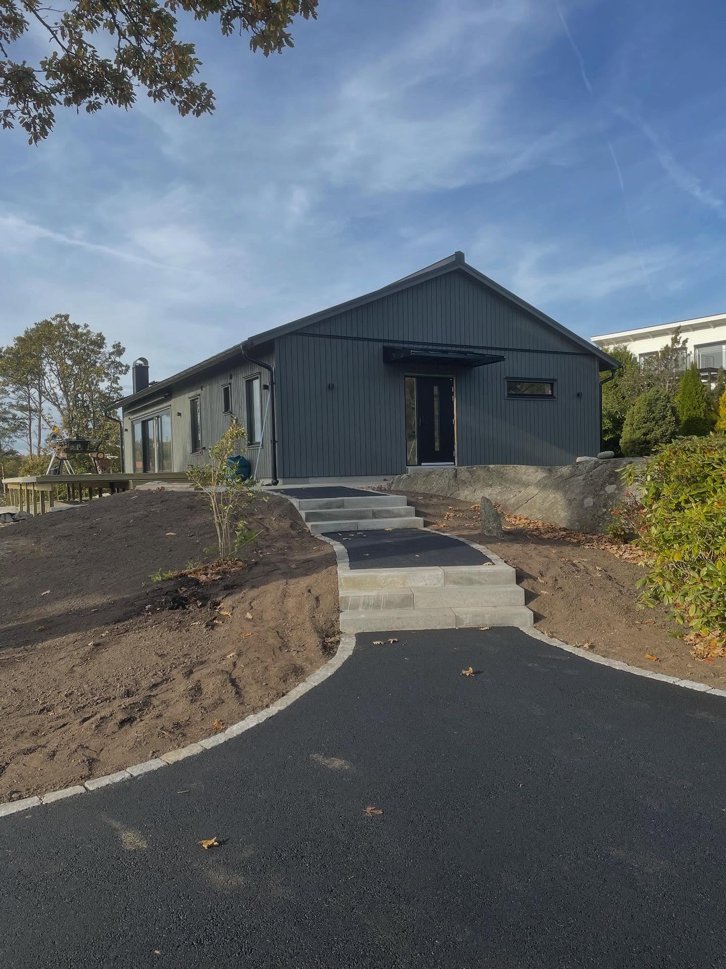 Till och ombyggnationen av villa i Vässingsö-Onsala är klar ✅ Vi tackar för förtroendet, eloge till killar och tjejer på plats som lämnat detta fina resultat 🙌🏻 #hbbygg #hbbyggab #totalentreprenad #renovering #tillbyggbad #onsala #kungsbacka