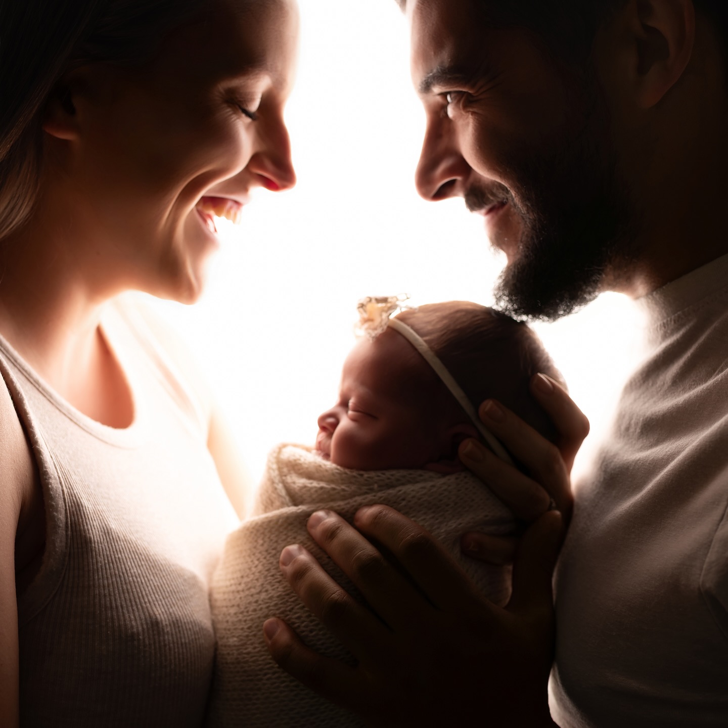 In the quiet glow of love, two hearts become three.
A moment of pure grace, forever framed in light.
تجربة تصوير المواليد في راحة منزلكم مع لمسة فنية راقية.
✨ Book your newborn session today — cherish these memories forever.
#NewbornPhotographyDubai #FamilySilhouette #DubaiMoms #MariaMendezPhotography