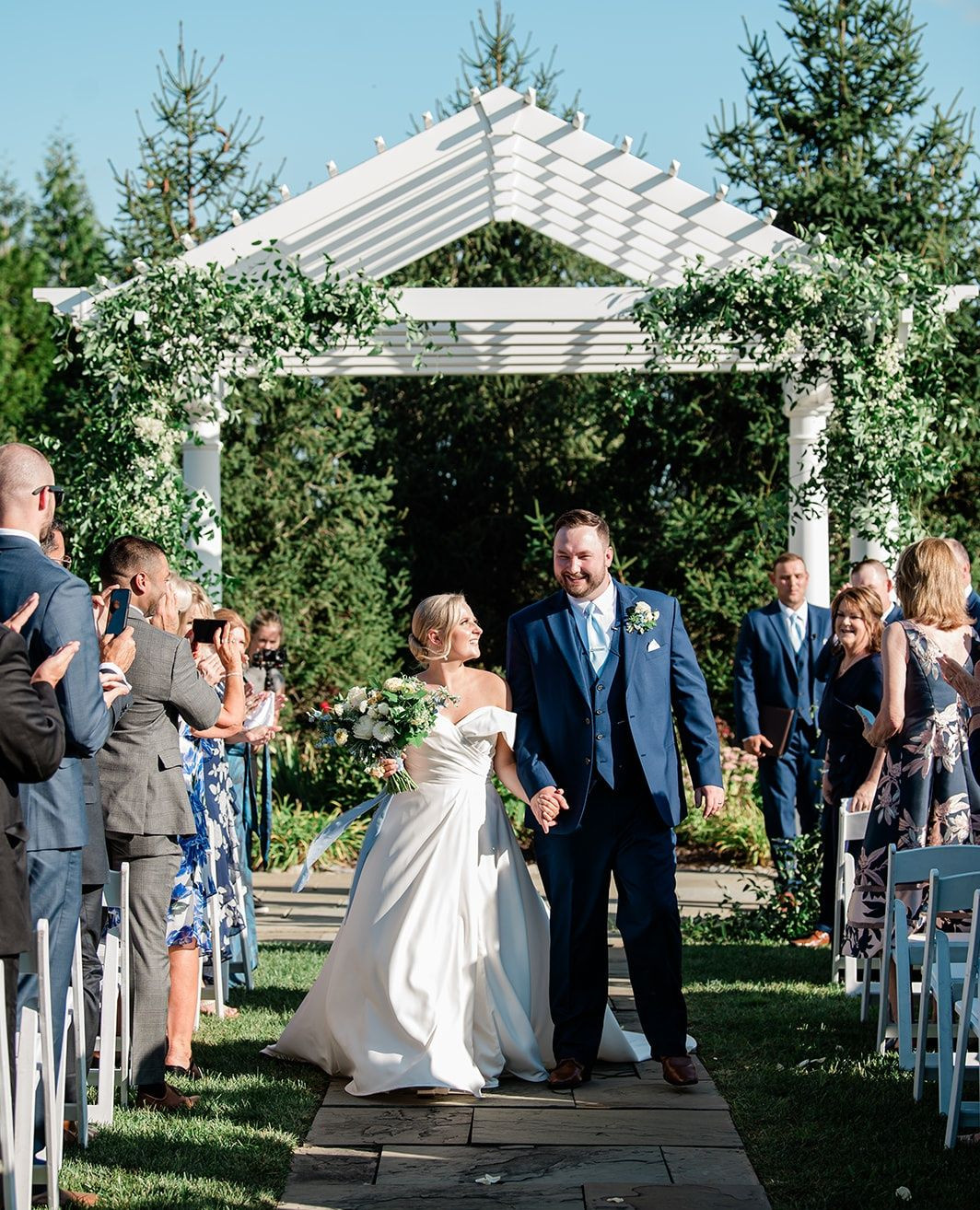 Maryland couples planning their 2026/2027 weddings! 📸 I'm currently booking and would be honored to be a part of your day.
Let's chat first—I love getting to know my couples to ensure we're a perfect match for your vision. It really helps everyone feel more comfortable and relaxed, and that connection shines through in the photos!
💖 More info in bio.
—
Wedding Photographer @saravarsphotography
Bridal Gown @garnishboutique
Venue @catoctinhallatmusketridge
Makeup + Hair @brushedbeautyllc_
Florals @wilderose_weddings
Videographer @nelltrainorfilms
DJ @djchrisstyles
—
#marylandweddingvenue #wedding2026 #saravarsphotographer #weddingandengagementpackages
——
📸 Sara Vars
💍Weddings & Engagement Photographer
📖 Specializing in Classic Editing & Storytelling Style Photography
📍 Maryland, DC, Virginia
🔗Link in bio for Availability 📅