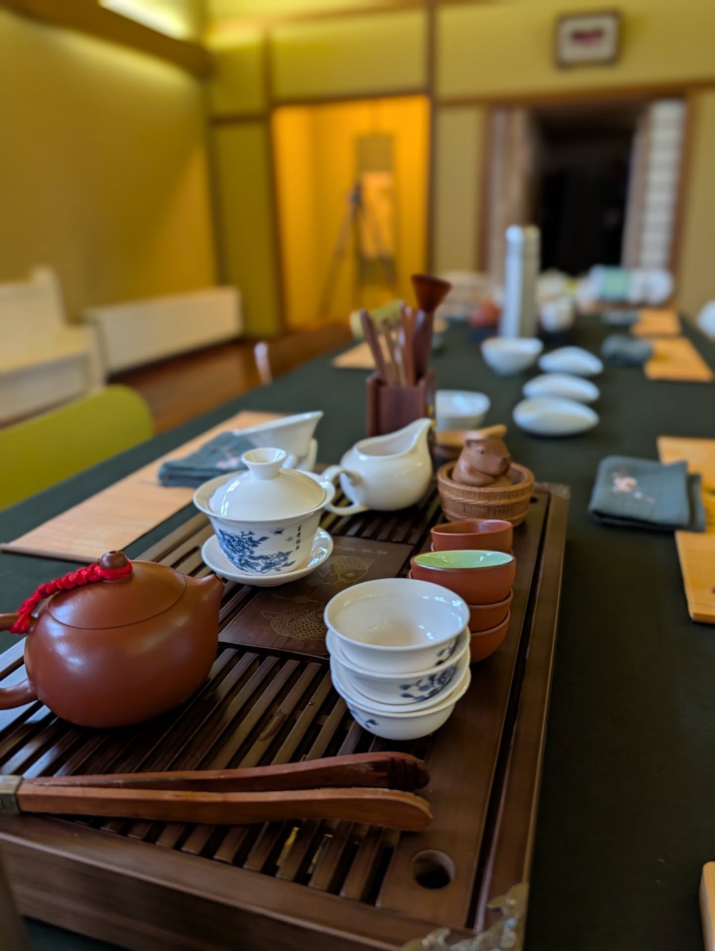 Last Saturday, we had the privilege of leading a beautiful afternoon workshop for an inspiring group of tea enthusiasts. ๐๐ซ
โจ๐ Only a few dates available in November and December, visit our website or drop us an email to join an upcoming session.
#tea #gongfucha #tealovers #teaworld #thee #workshop #wayoftea #teaexperience #teatime