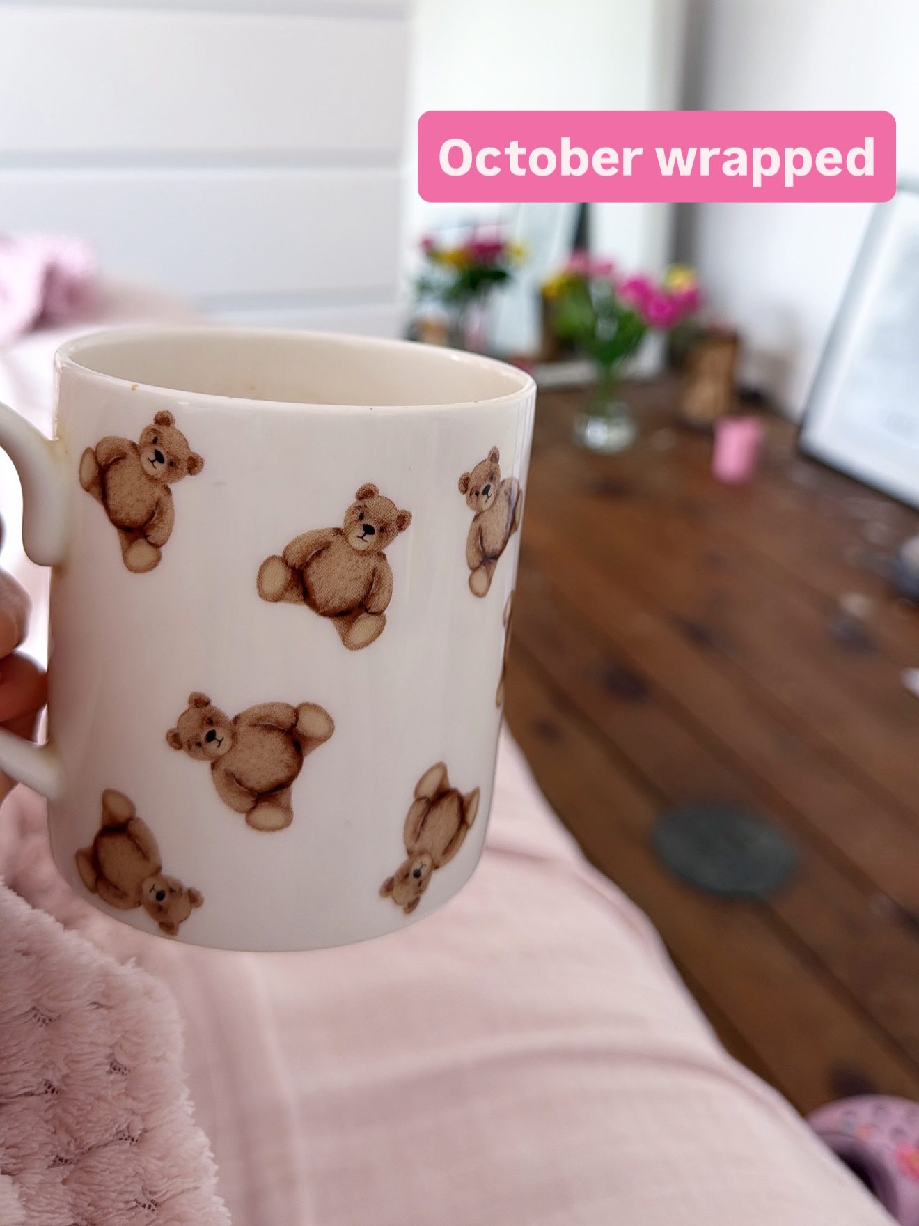 Didn’t think I’d forgot did you.. 🥰
I can’t move on without a monthly reflection.
(I saved best for last) but also scary..
I honestly can’t say enough just how important it is to reflect, or only a month, but weekly (if not daily) - it really helps to ‘lighten the load’ of what we carry in the mind (and body)
It helps to reveal what you’ve learnt, your highlights, the struggles but also what you’ve worked through.
October was such a mix.
I started off the month describing it as ‘obsessed October’ something I thought I’d need a structured agenda for, but what unfolded was organic, messy, emotional, joyful, awakening and everything in between.
It was a month of living.
Being present.
Real life connections.
Creativity.
Fun + play.
Adventure.
Trust.
I had my first ‘real’ solo trip..
I did lots of things to fill my cup (not just work)
Plenty of solo dates.
Did things I wanted to without seeking permission.
Stretched my comfort zone.
Became an ambassador for @lancsmind
Launched Becoming HER ❤️🔥
Dressed up for myself.
Felt playful.
Held sacred space.
Got spooked by AI.
Whilst I wish that last pic was real, just know that here you will always find real - there’s never any pretending to be someone I’m not, because my mission is to help guide as many women in my lifetime back home to themselves and their true essence beneath all that pressure and expectation placed upon you by society.
Because you’re already enough exactly as you are!
What was your biggest highlight from October?
.
.
.
#monthlyrecap #photodump #victoriassecretmodel #solodate #lisbon #travelsolo #solitude #adventure #selflovejourney #learningtolovemyself #becomingher #selfdiscovery #confidencecoach #empoweringwomen #authenticliving #realness #livinginalignment