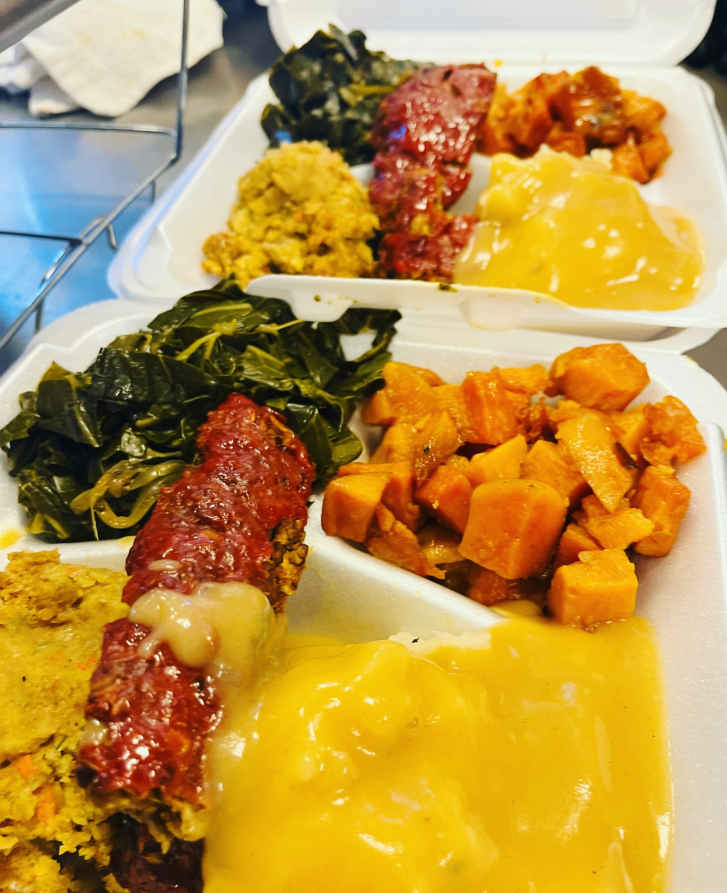So excited to host this pop up again and provide vegans and non-vegans the best, most hearty, classic Thanksgiving meal!!🥘 The meal comes with:
2 proteins:
Fried Turkey
Meatloaf
6 sides:
Mac & Cheese
Collards
Candied Yams
Corn casserole
Stuffing
Mashed Potatoes & Gravy
Extras:
Cranberry Sauce
Roll
Dessert:
Choice of Pineapple Bread Pudding or Sweet Potato Pie
You must pre-order this meal in advance and then pick up on Thanksgiving day between 11 AM and 12 PM. Share with your friends and family & get your order in before it sells out!! Link in bio to order!
#veganeatswithbri #veganfoodservice #rvavegans #rvapopup #thanksgiving#veganthanksgiving #rvavegans#veganmeatloaf #rvavegan #veganfood #lentilloaf #thanksgivingmeal #meatloaf #glutenfree #glutenfreeandvegan
