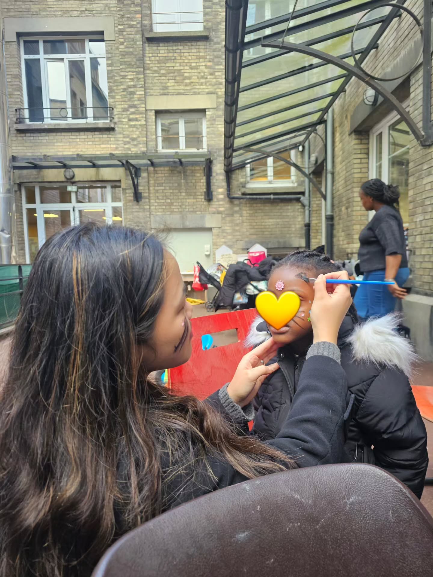 Last Saturday, Not Alone 75 teamed up with The American Church in Paris for the AICEME youth conference!
Teenagers from various European countries traveled to Paris to give back to the community. They spent their time visiting a women's shelter, assembling hygiene kits, and engaging in face painting and games with the kids. 💛
The youth participants found the experience incredibly fulfilling as it opened their eyes and hearts to the needs of others. The children were overjoyed by the interaction, which reminded me that even a single day of safety, joy, and connection can have a lasting impact.
For some children, a stable sense of safety is a rare luxury; however, small moments of care and belonging can become beacons of hope that they carry into adulthood. At Not Alone 75, we strive to create safe and joyful memories that bring healing and transformation.