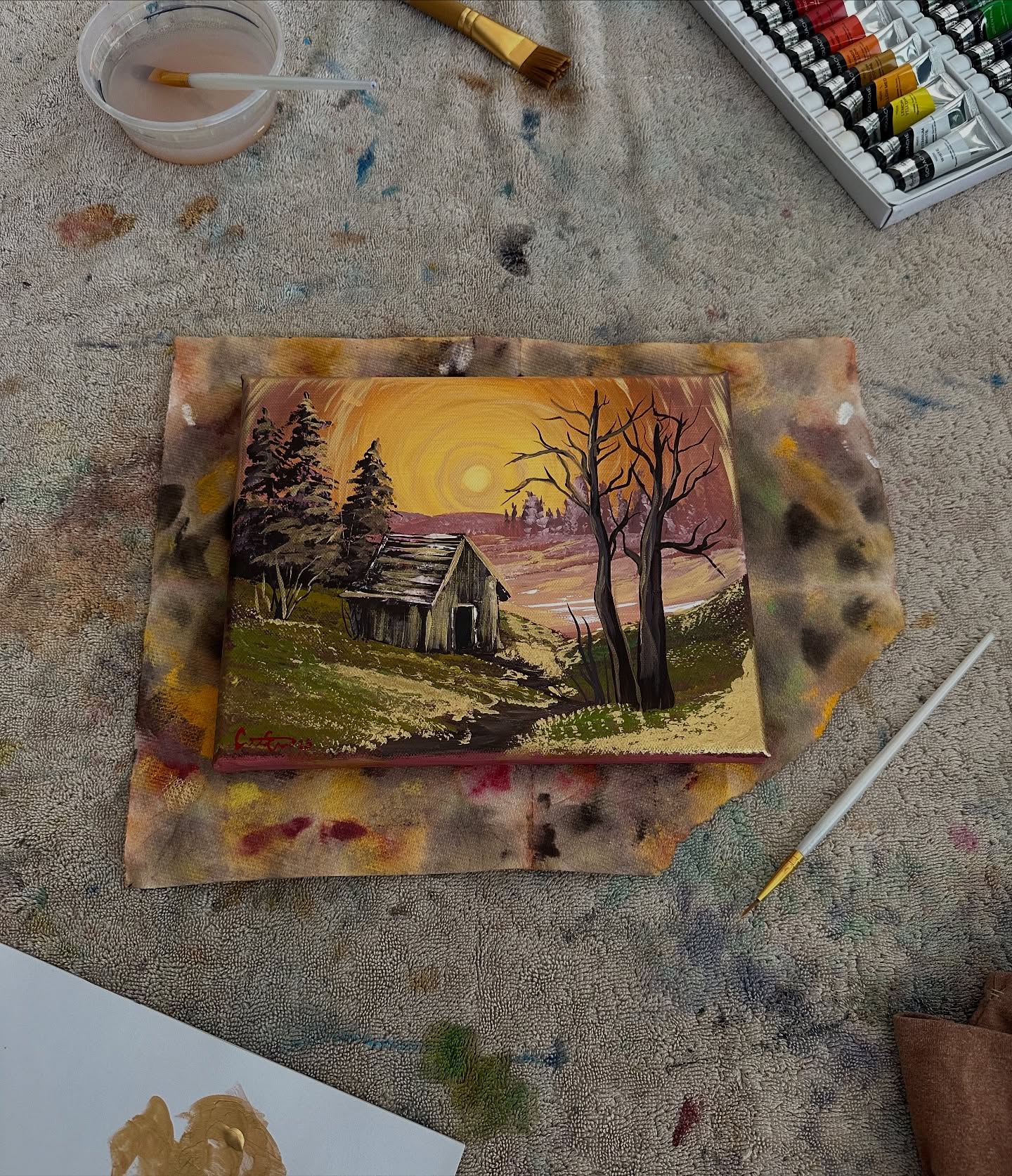 a little bob ross inspired paint session today
1. final painting
2. metallic reflection in the light
3. before metallics were added
4. absolutely glowing on the wall ✨