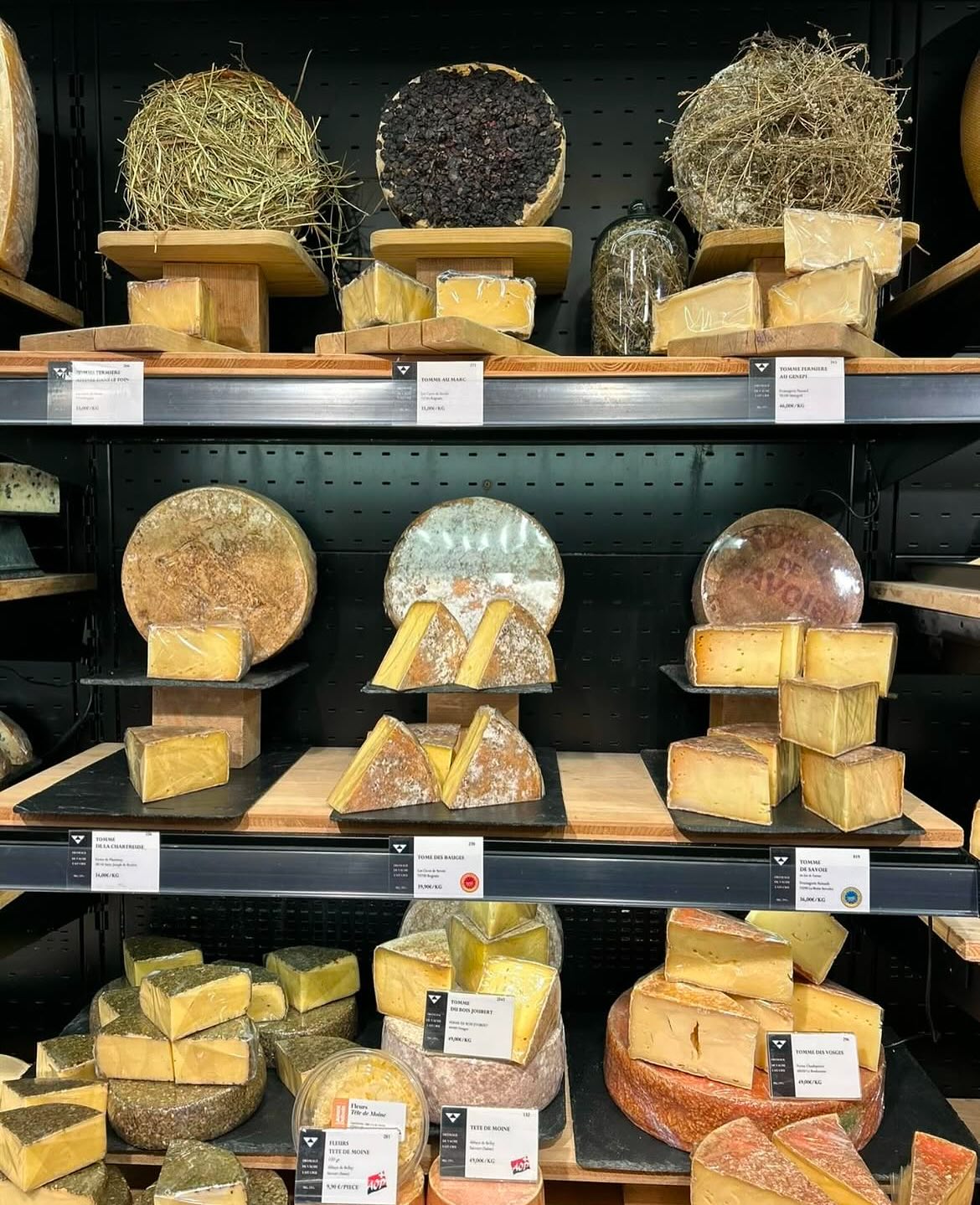 AIRBNB CHEESE EXPERIENCES @ FROMAGERIE LAURENT DUBOIS, PARIS
… with yours truly 🧀 ❤️
I am DELIGHTED to announce that @laurentdubois_fromager_paris and I have launched our exclusive cheese tasting experiences with @airbnb !
I will be leading English speaking events at Laurent’s Bastille Fromagerie in Paris where you will;
🧀 learn about the Fromagerie
🧀 learn what makes a Meilleur Ouvrier de France
🧀 tour the shop and underground maturing rooms
🧀 try some exclusive cheeses and creations in a guided tasting
We’ve announced two December dates for now - 17th & 18th December - the 17th only has two places left.
…and then watch this space for many more dates in the new year.
The link to book your place is in my bio and through the Airbnb app directly. Let me know any Qs!
Save and share this post for the next time you’re in Paris and looking for a fully immersive cheese experience !
.
.
.
.
.
#cheese #cheesetasting #cheeseexperience #airbnbexperience #airbnbexperiences #airbnbcheesetasting #cheesetastingparis #cheeseinparis #parischeese #laurentdubois #laurentduboisfromager #meilleurouvrierdefrance