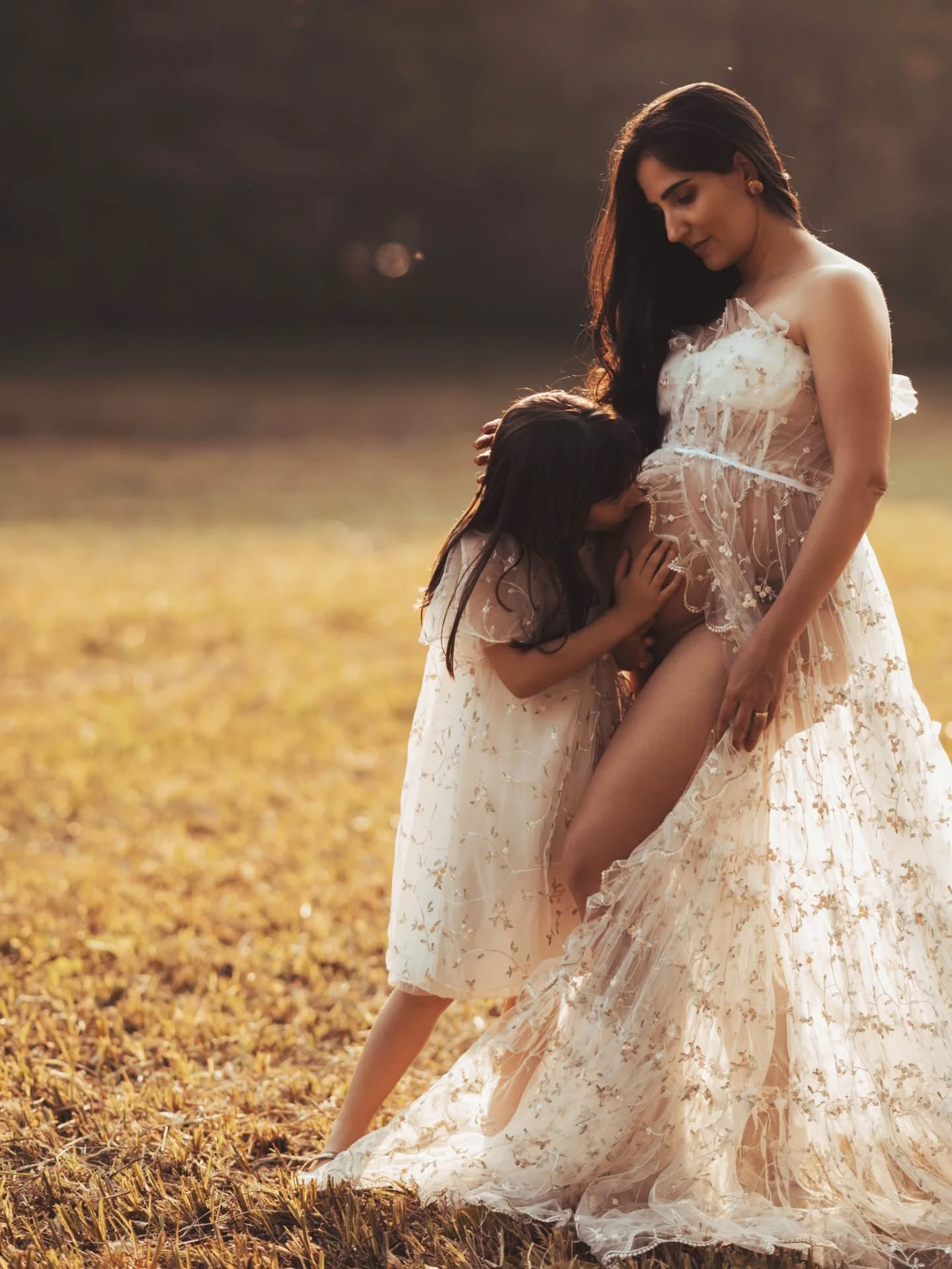 La magia dell'autunno 🍁🍂 e una sessione meravigliosa scattata con luce di ottobre. 🍂
#pregnancysession #fotografiagravidanza #gravidanza #familyphotography #october