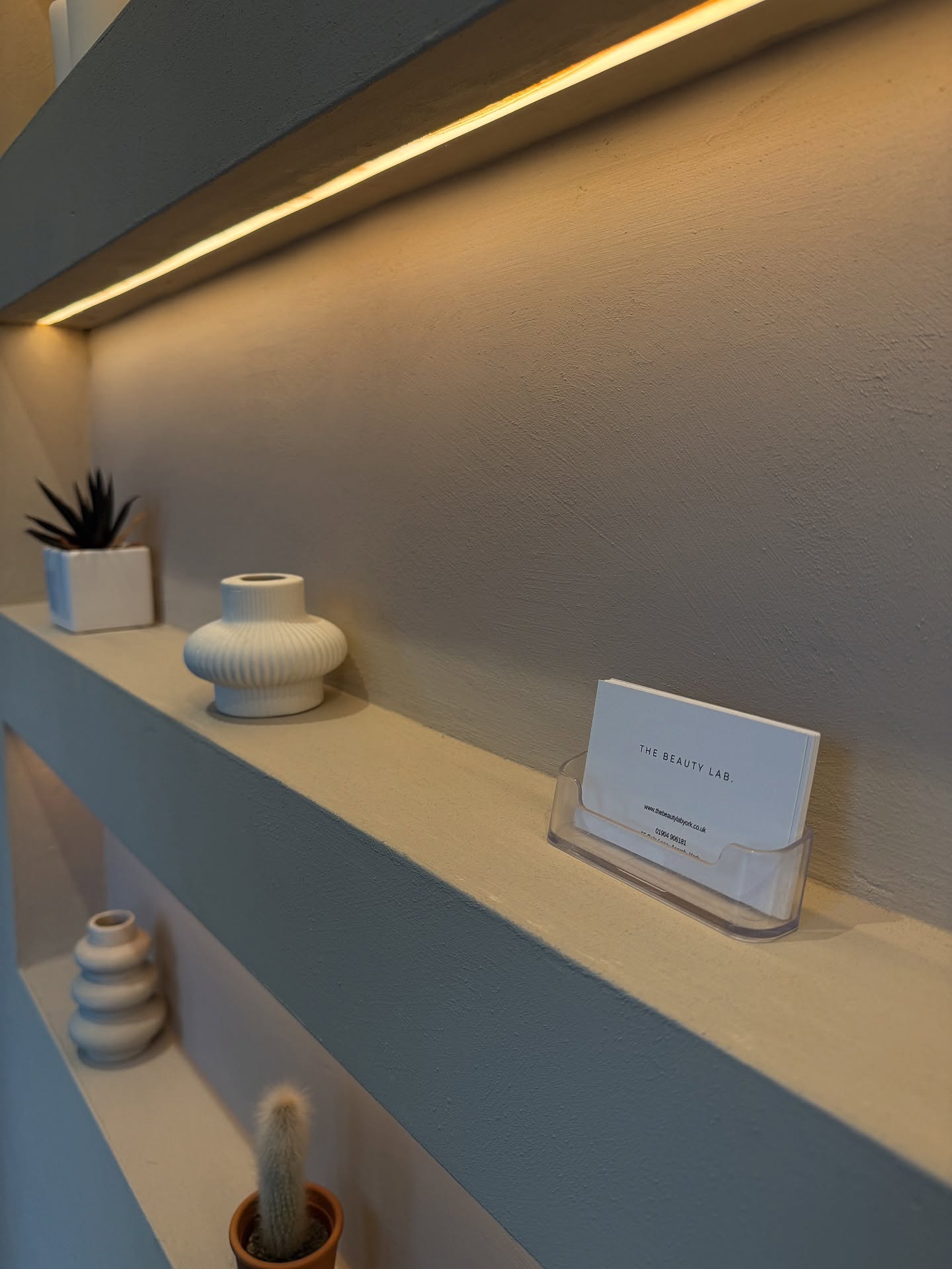 Behind every glow, every result and every client experience is a team who pour their hearts into what they do.
The Beauty Lab isn’t just mine…it’s ours.
Thank you for being part of our story 🖤
@lisa.thebeautymindset
@emilyjosephsbridalmakeup
@j.u.beautyxo
@kcd_beauty
@jessicaalicebeautystudio
@mindbodybeauty_16