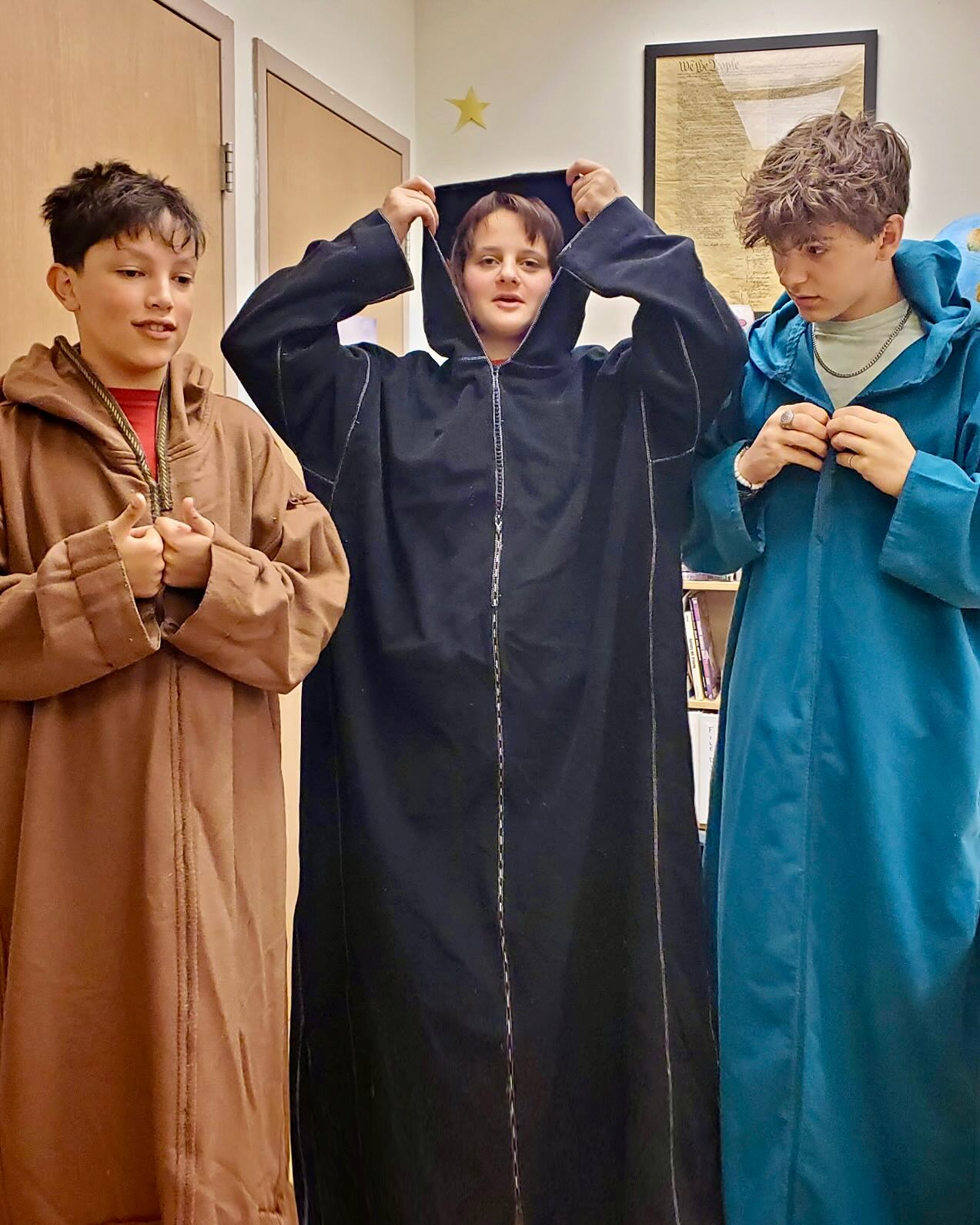 🌍 The 8th grade is journeying through their Geography of Africa block! To bring the learning to life, they welcomed a special guest - Mr. Simmons, the 8th grade teacher’s father - who shared pictures and stories from his Fulbright teacher exchange in Morocco in 2002.
Students explored Moroccan culture by trying on traditional clothing, examining a McDonald’s menu from Fez, tasting za’alouk, a flavorful Moroccan dip, and writing their names (and secret messages!) in Berber script. The morning even ended with a joyful dance from Zimbabwe - a celebration of learning, culture, and connection across continents. 🌍✨
Photo credit: Elham S.
#ECS #eastsidecommunityschool #waldorf #waldorfeducation #waldorfinspired #seattleeastside #eastsideschools #privatehighschool #issaquah #issaquahprivateschool #independentschools #CommunitySchool #issaquah #pnw #independentschool #alternativeeducation #steiner #rudolfSteiner #morocco #worldcultures #geographyofafrica