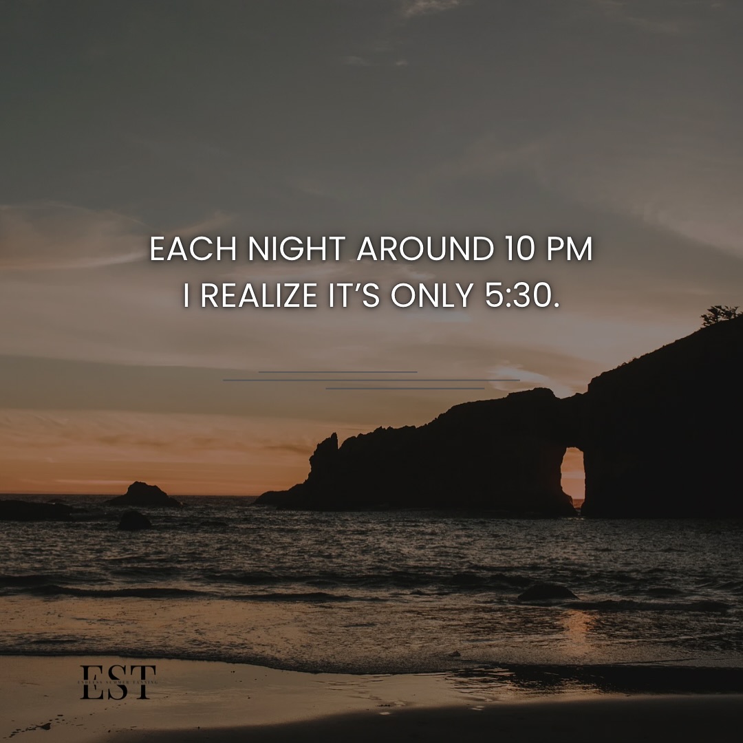 When it’s pitch black before dinner, I just pretend I’m somewhere tropical 🌴 (thank you, level 3 bed 💅)