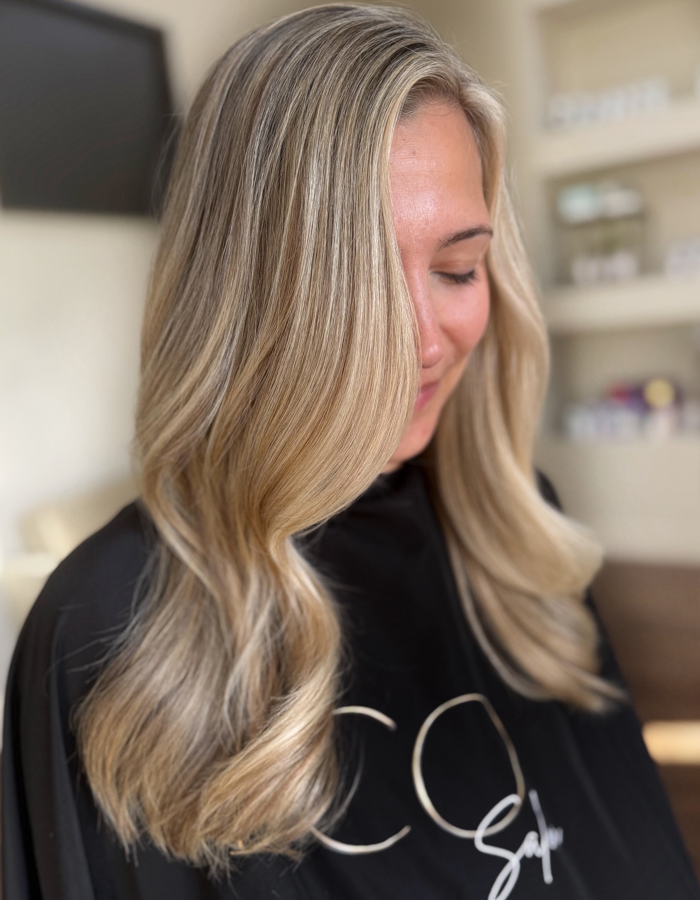 Treat your hair to a hydrating mask once a week to restore moisture lost from cooler, drier air. Ask your stylist what mask would best suit your hair😍
#capecoral #capecoralhair #capecoralhairstylist #blonde